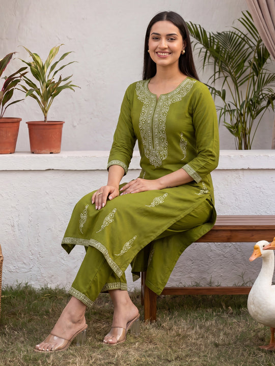 Green Embroidered Viscose Rayon Straight Kurta Trousers Set
