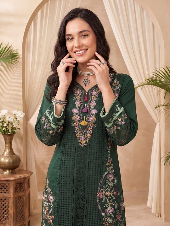 Green Embroidered Silk Blend Straight Kurta Sets With Dupatta