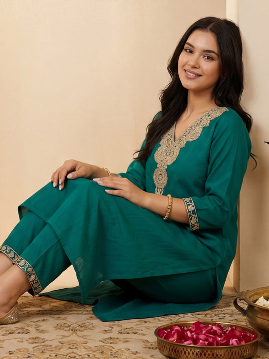 Green Embroidered Straight Cotton Blend Kurta Sets