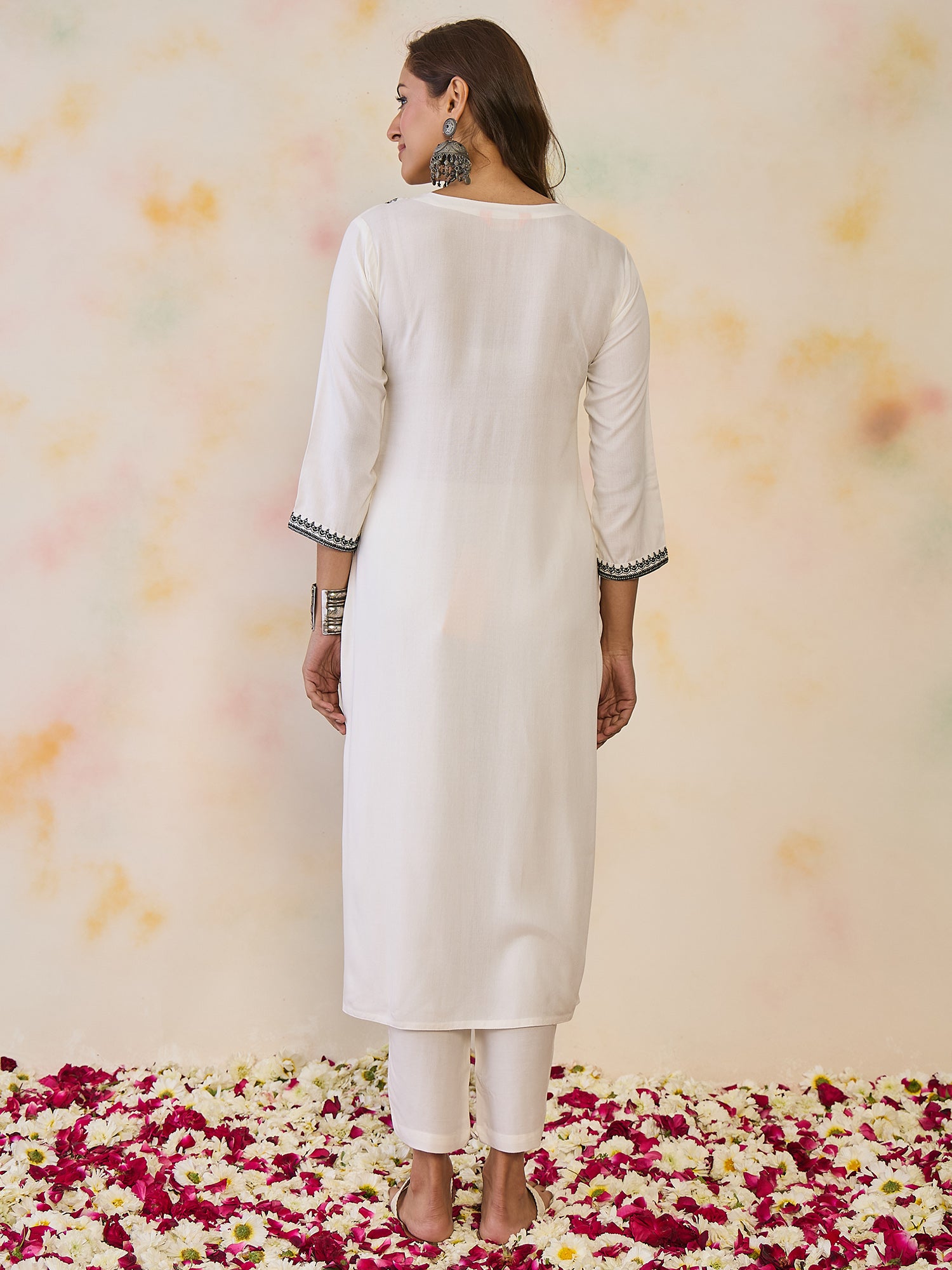indo era, indoera, indo era kurta, heeramandi dress, heeramandi, dress for women, kurta for women, kurtaset for women, indo era kurta set, indo era suit, anarkali kurta, salwar suit, sharara set, cotton kurta, dress for women, kurta for women, birthday dress for women, gown for women, formal dress for women, party wear for women, summer dress, female kurti, cotton dress for women, kurta with dupatta, dressing style, casual look, new arrival for women, White kurta