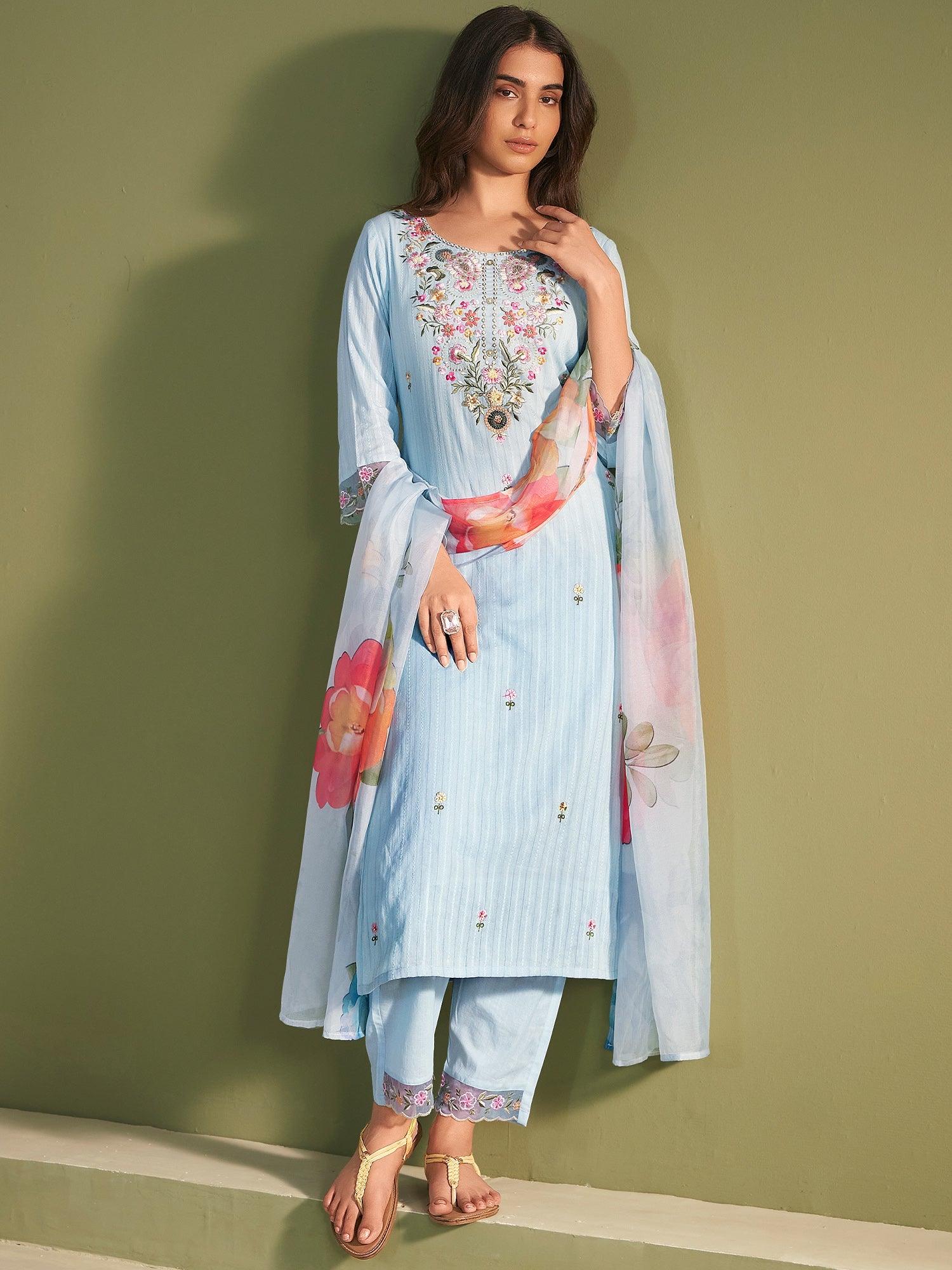 Blue Kurta Set With Dupatta For Women Fit With Every Occasion & Everyday Wear, At Affordable Price with Great Discounts, Easy Return & Exchange.