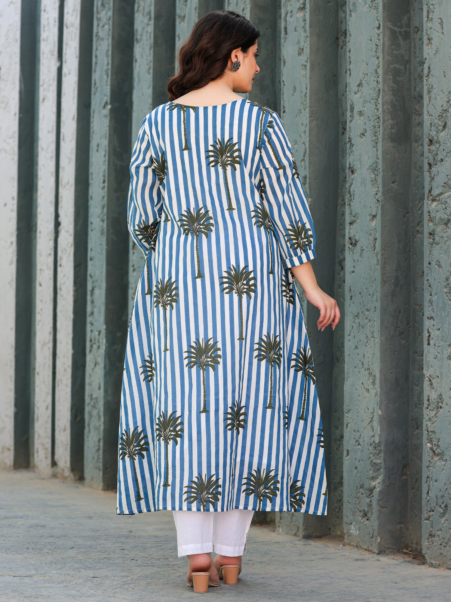 Multi Kurta Set For Women At Affordable Price Fit With Every Occasion & Daily Wear, Easy Return & Exchange Available, Shop Now.