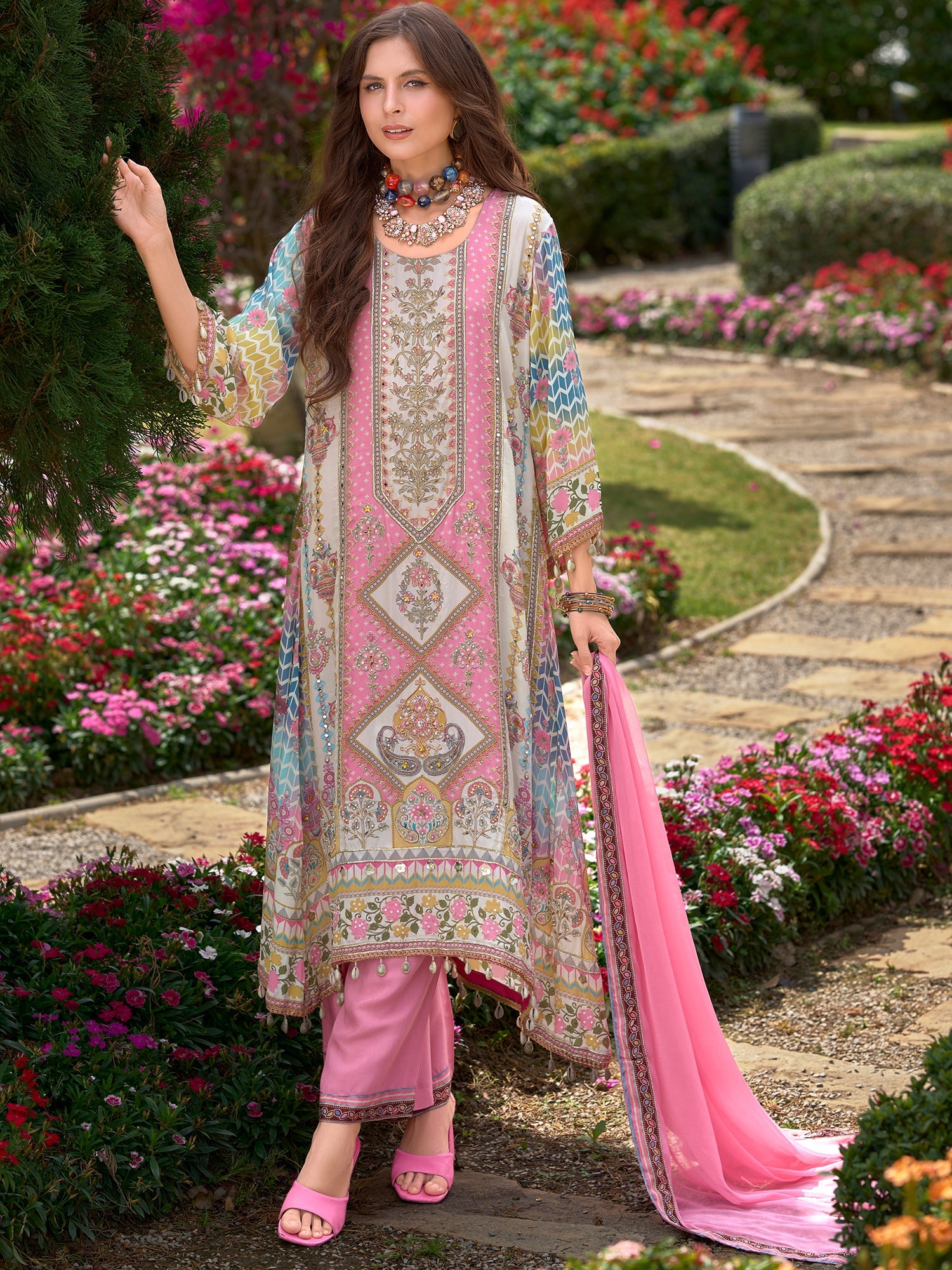 Pink Kurta Set With Dupatta For Women Fit With Every Occasion & Everyday Wear, At Affordable Price with Great Discounts, Easy Return & Exchange.