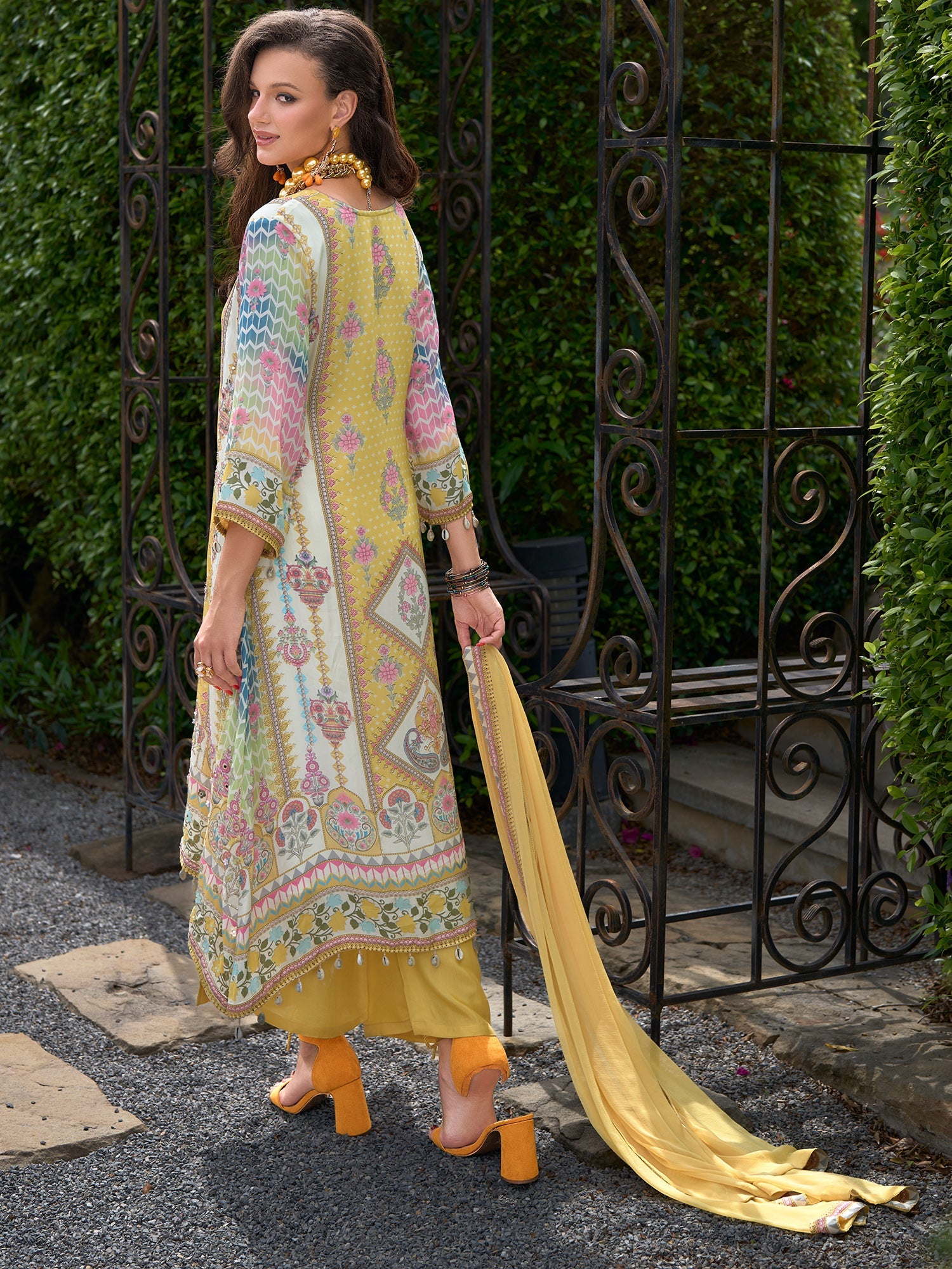 Yellow Kurta Set With Dupatta For Women Fit With Every Occasion & Everyday Wear, At Affordable Price with Great Discounts, Easy Return & Exchange.