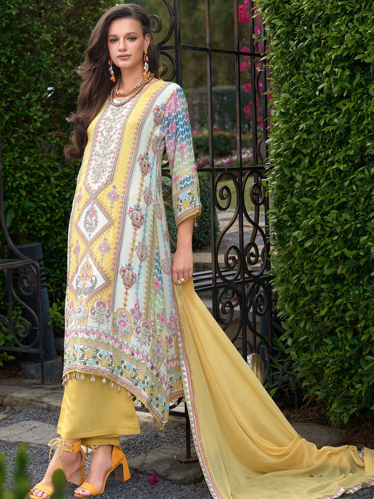 Yellow Kurta Set With Dupatta For Women Fit With Every Occasion & Everyday Wear, At Affordable Price with Great Discounts, Easy Return & Exchange.