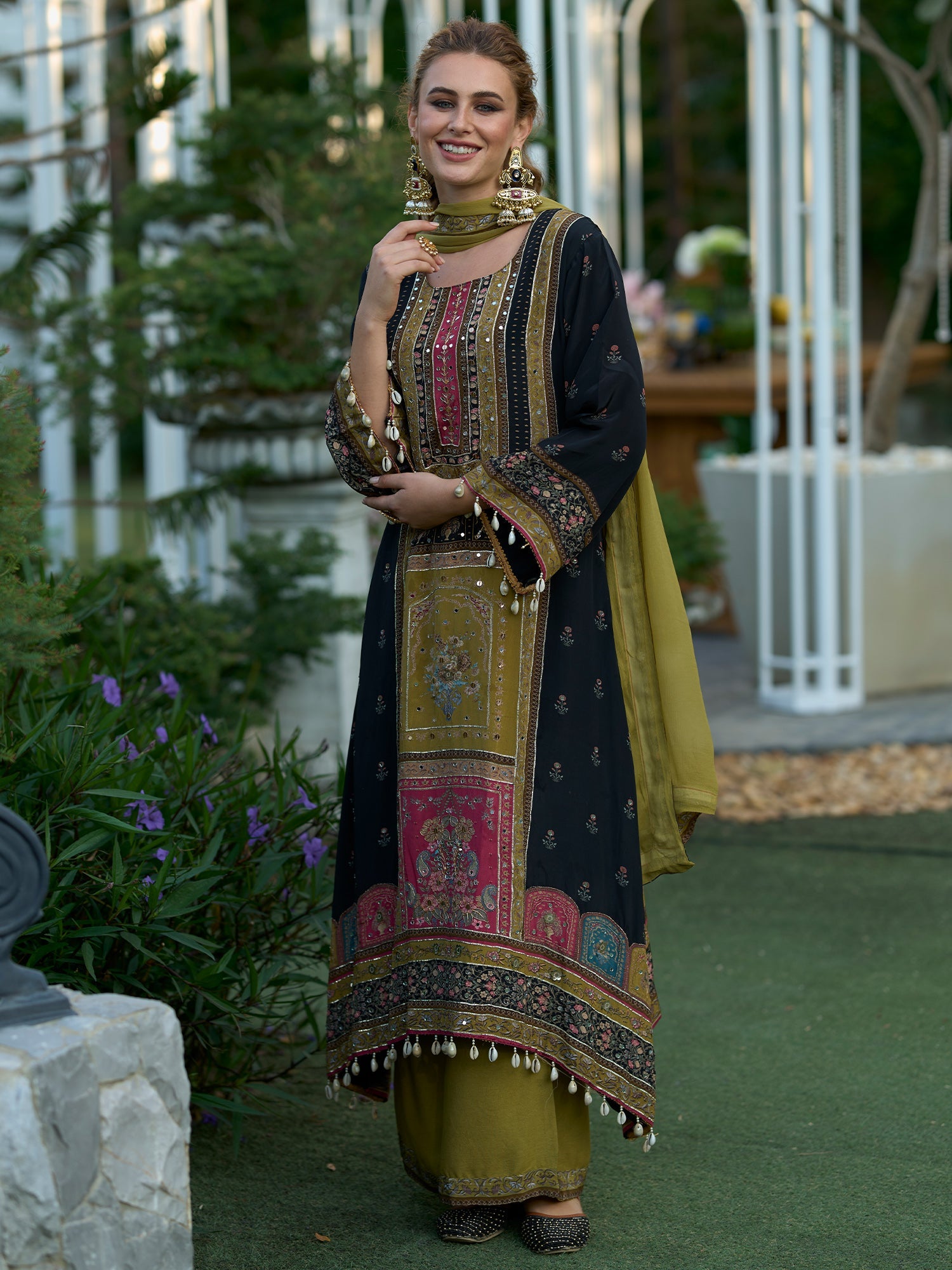 Green Kurta Set With Dupatta For Women Fit With Every Occasion & Everyday Wear, At Affordable Price with Great Discounts, Easy Return & Exchange.