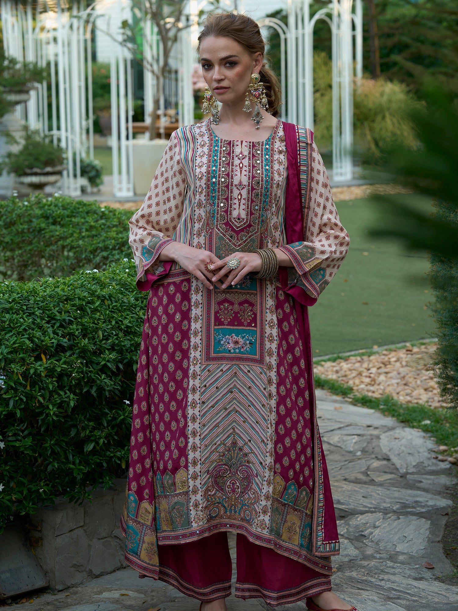 Pink Kurta Set With Dupatta For Women Fit With Every Occasion & Everyday Wear, At Affordable Price with Great Discounts, Easy Return & Exchange.