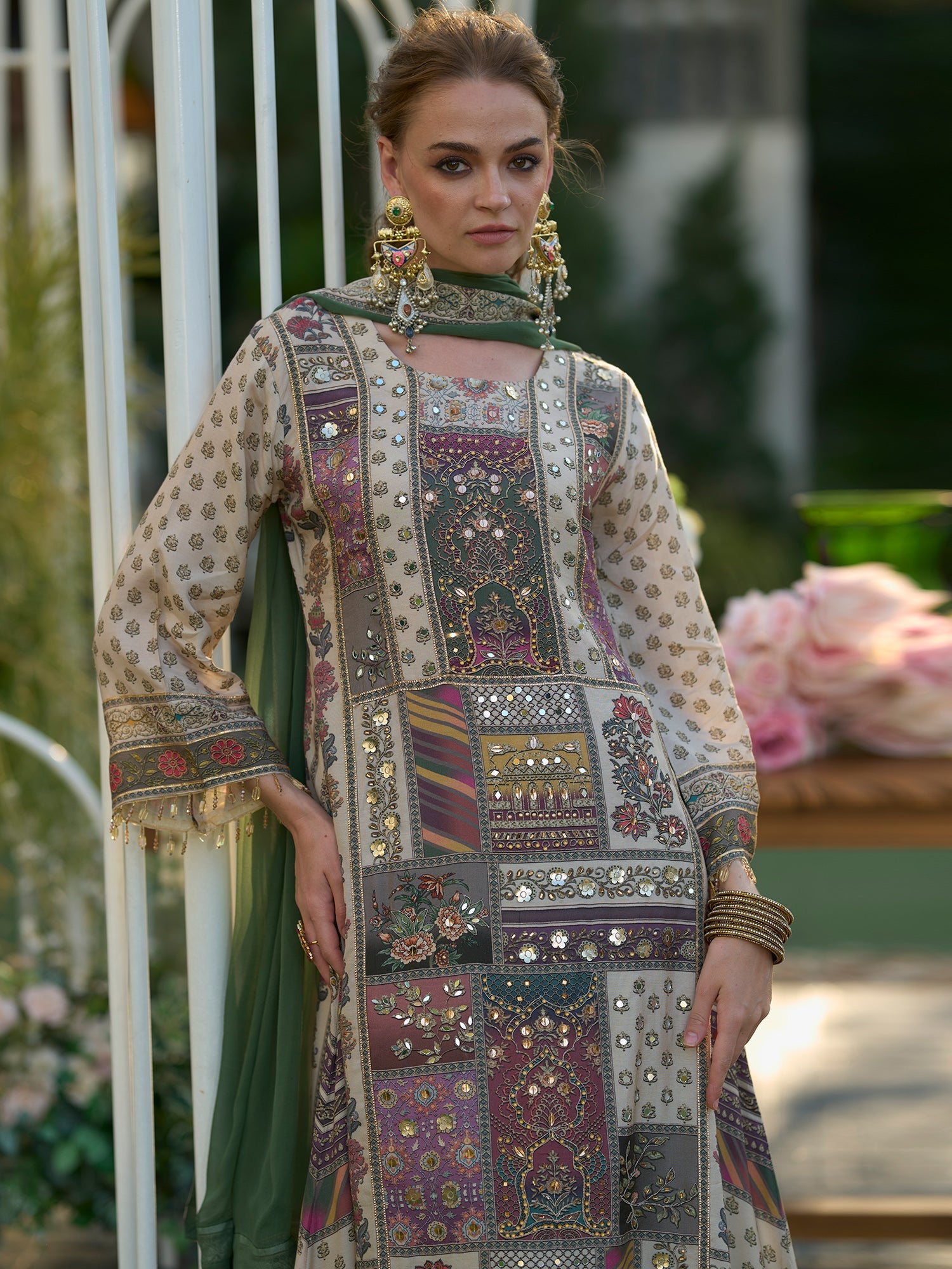 White Kurta Set With Dupatta For Women Fit With Every Occasion & Everyday Wear, At Affordable Price with Great Discounts, Easy Return & Exchange.