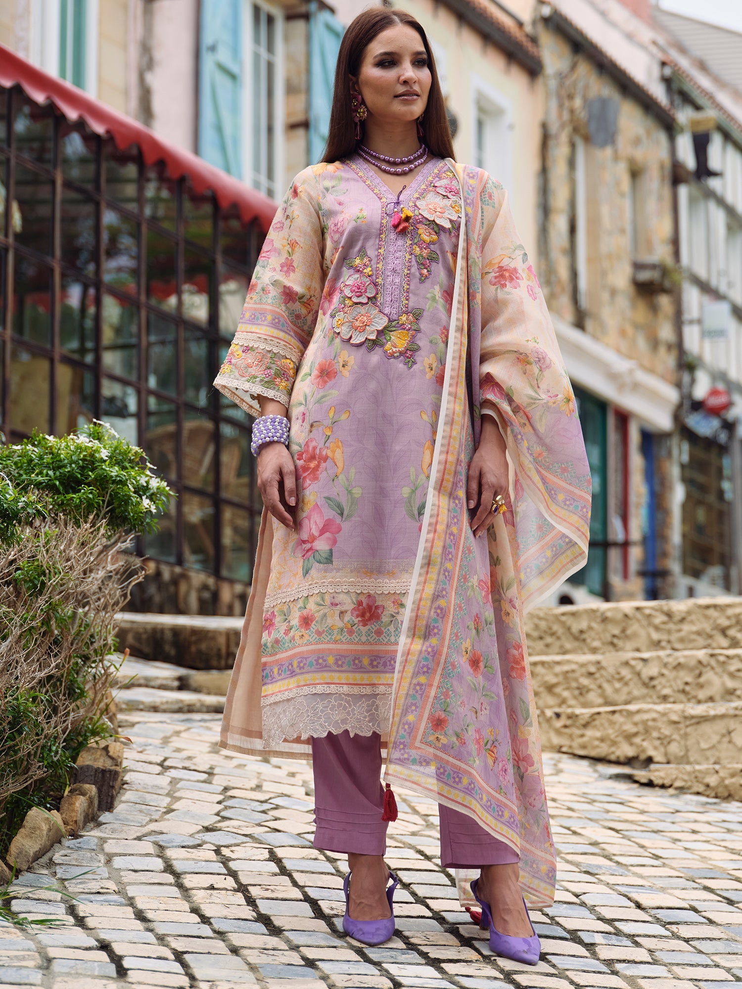 Lavender Kurta Set With Dupatta For Women Fit With Every Occasion & Everyday Wear, At Affordable Price with Great Discounts, Easy Return & Exchange.