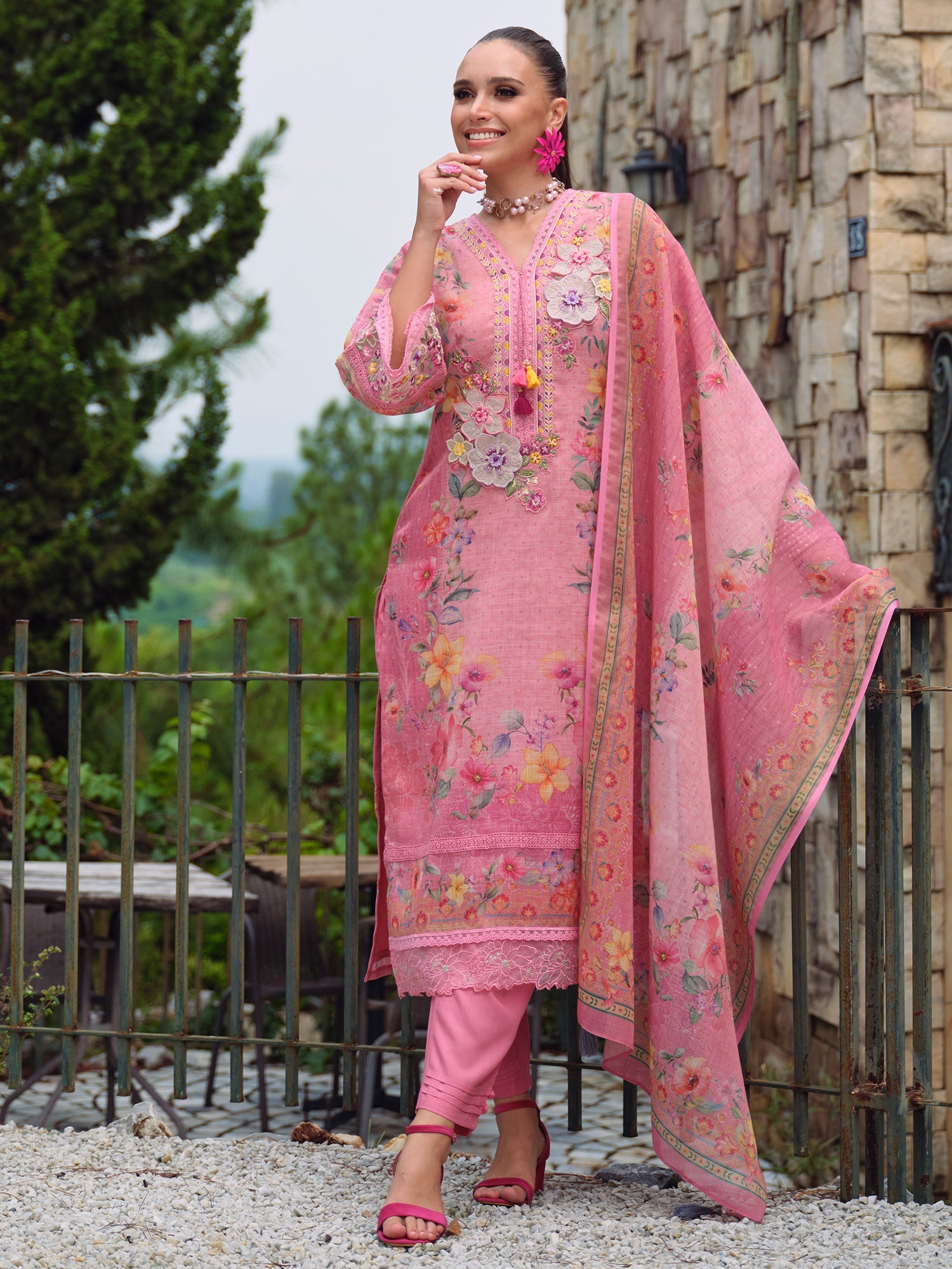Pink Kurta Set With Dupatta For Women Fit With Every Occasion & Everyday Wear, At Affordable Price with Great Discounts, Easy Return & Exchange.