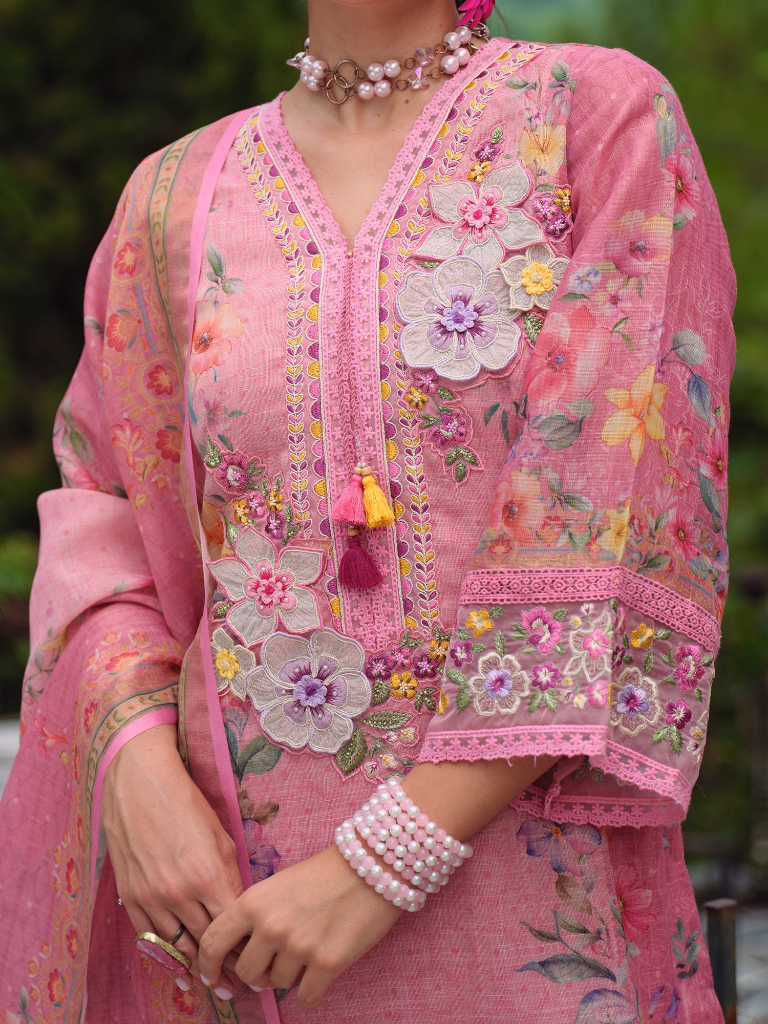 Pink Kurta Set With Dupatta For Women Fit With Every Occasion & Everyday Wear, At Affordable Price with Great Discounts, Easy Return & Exchange.