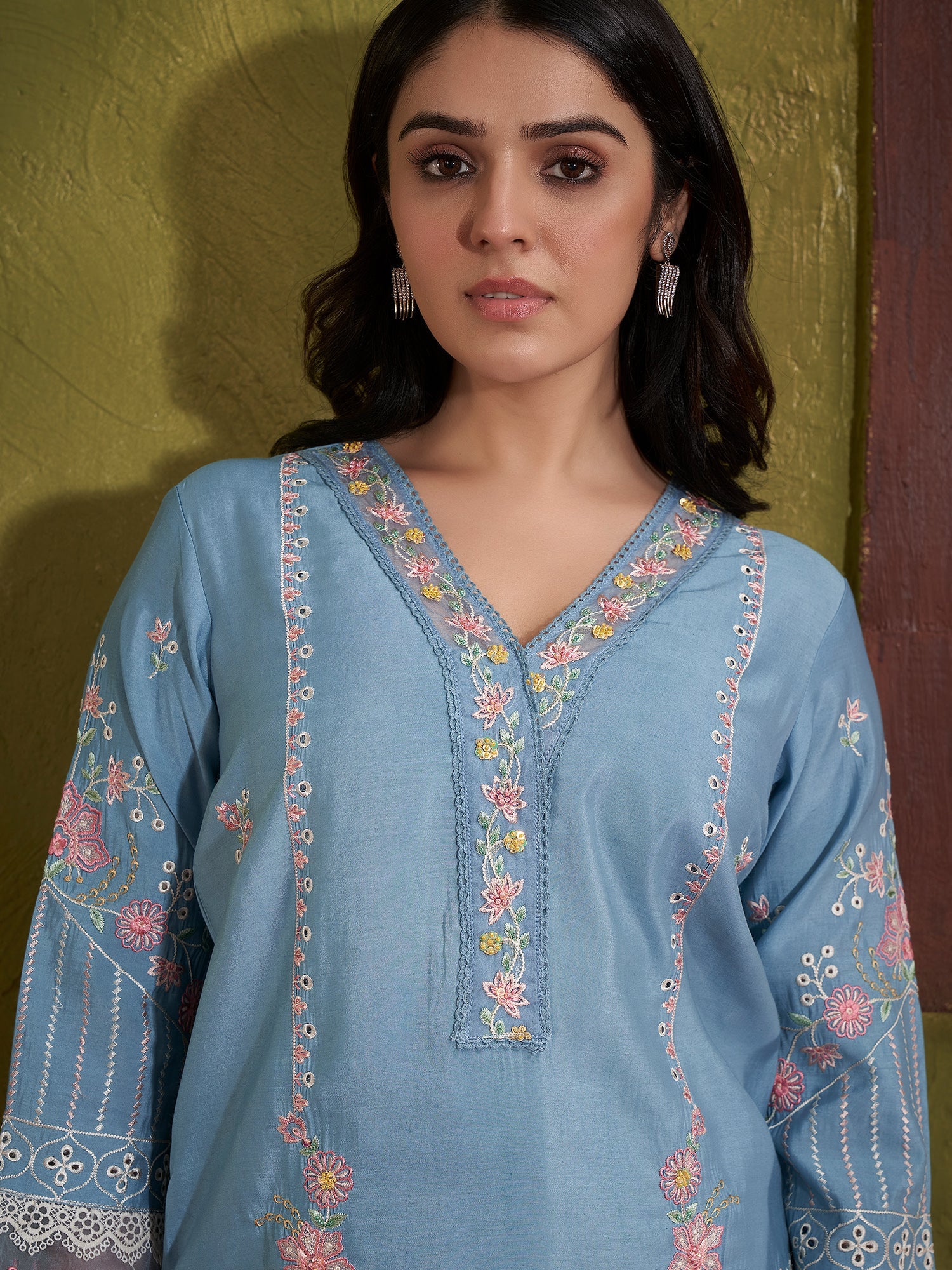Blue Kurta Set With Dupatta For Women Fit With Every Occasion & Everyday Wear, At Affordable Price with Great Discounts, Easy Return & Exchange.