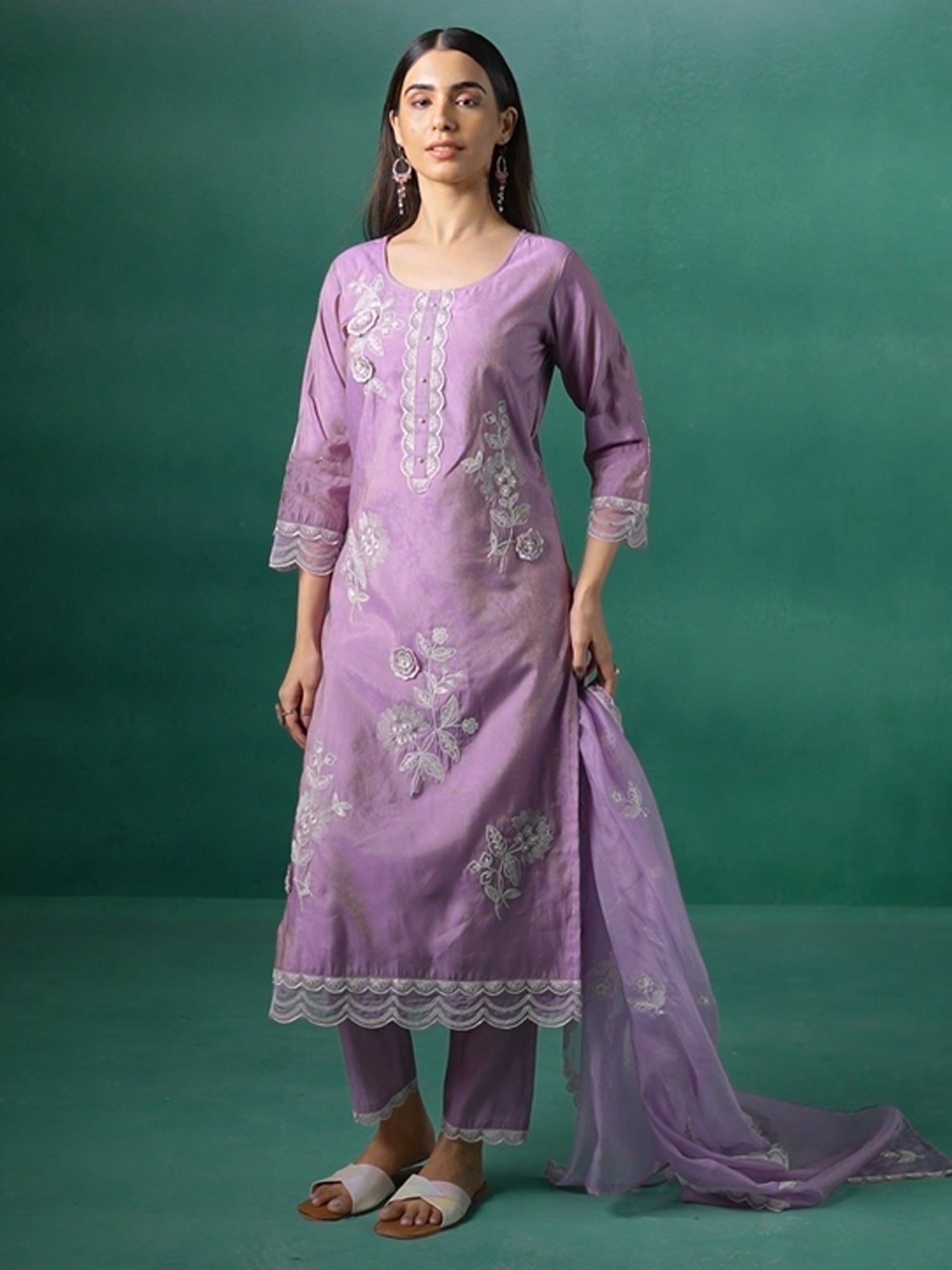 Women Lavender Embroidered Silk Blend Straight Kurta Trouser With Dupatta