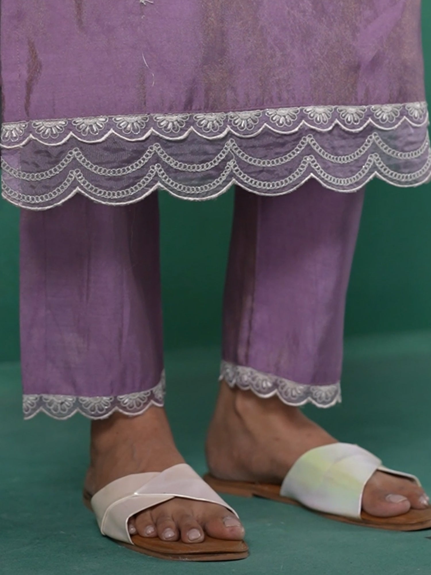 Women Lavender Embroidered Silk Blend Straight Kurta Trouser With Dupatta