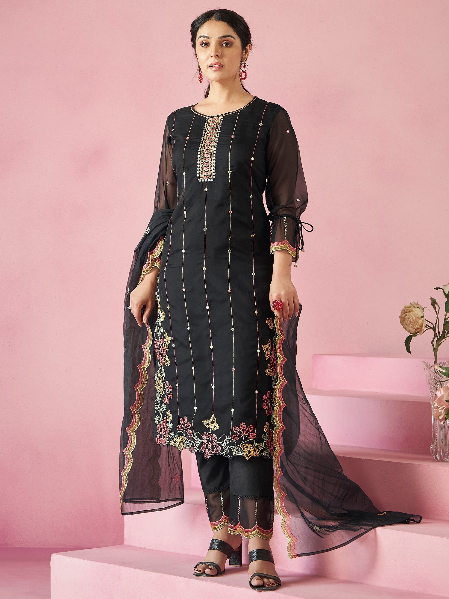 Black Kurta Set With Dupatta For Women Fit With Every Occasion & Everyday Wear, At Affordable Price with Great Discounts, Easy Return & Exchange.