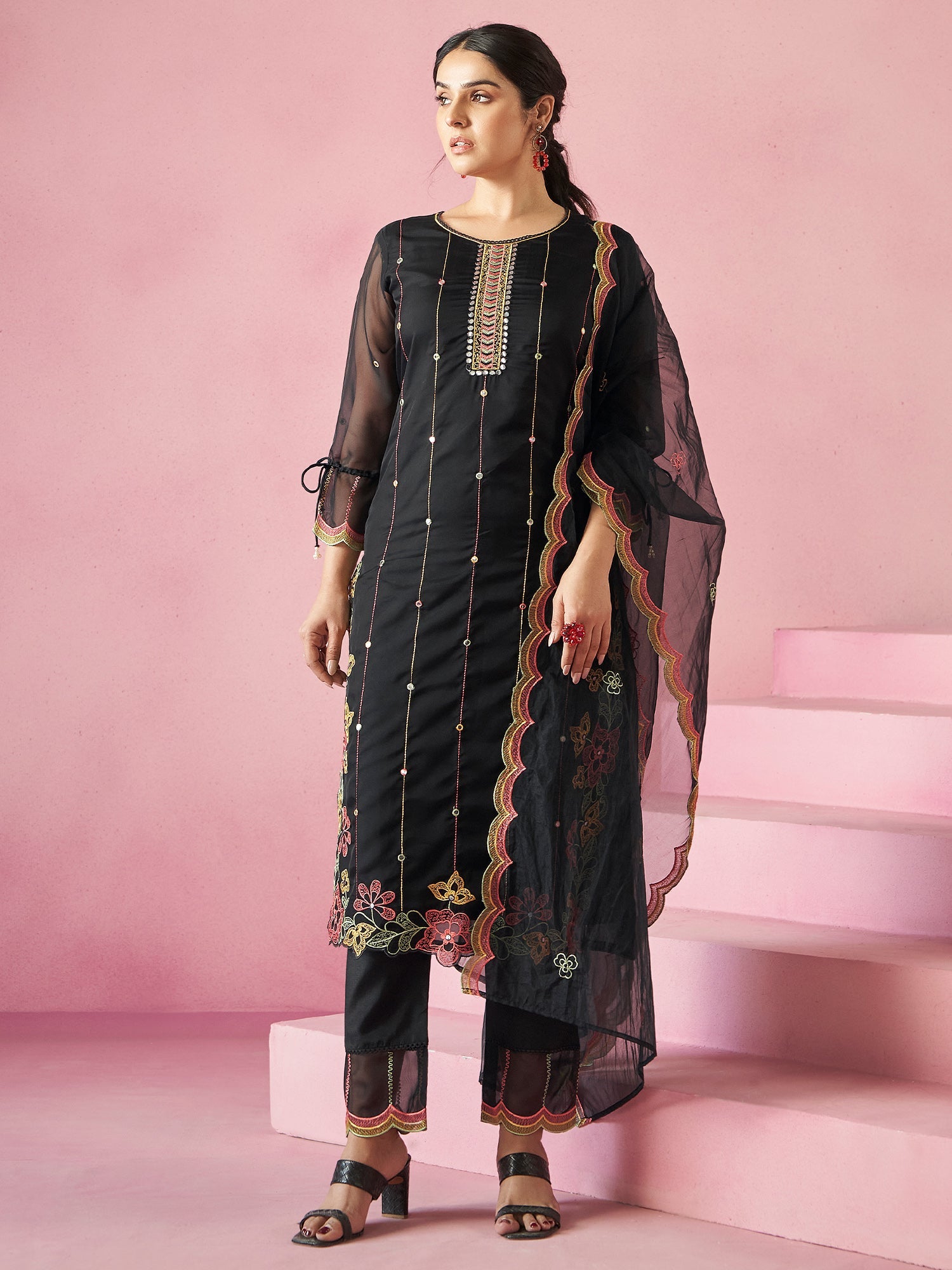 Black Kurta Set With Dupatta For Women Fit With Every Occasion & Everyday Wear, At Affordable Price with Great Discounts, Easy Return & Exchange.