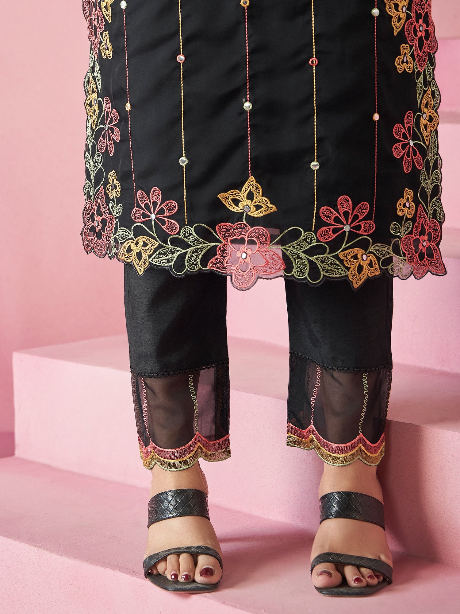 Black Kurta Set With Dupatta For Women Fit With Every Occasion & Everyday Wear, At Affordable Price with Great Discounts, Easy Return & Exchange.