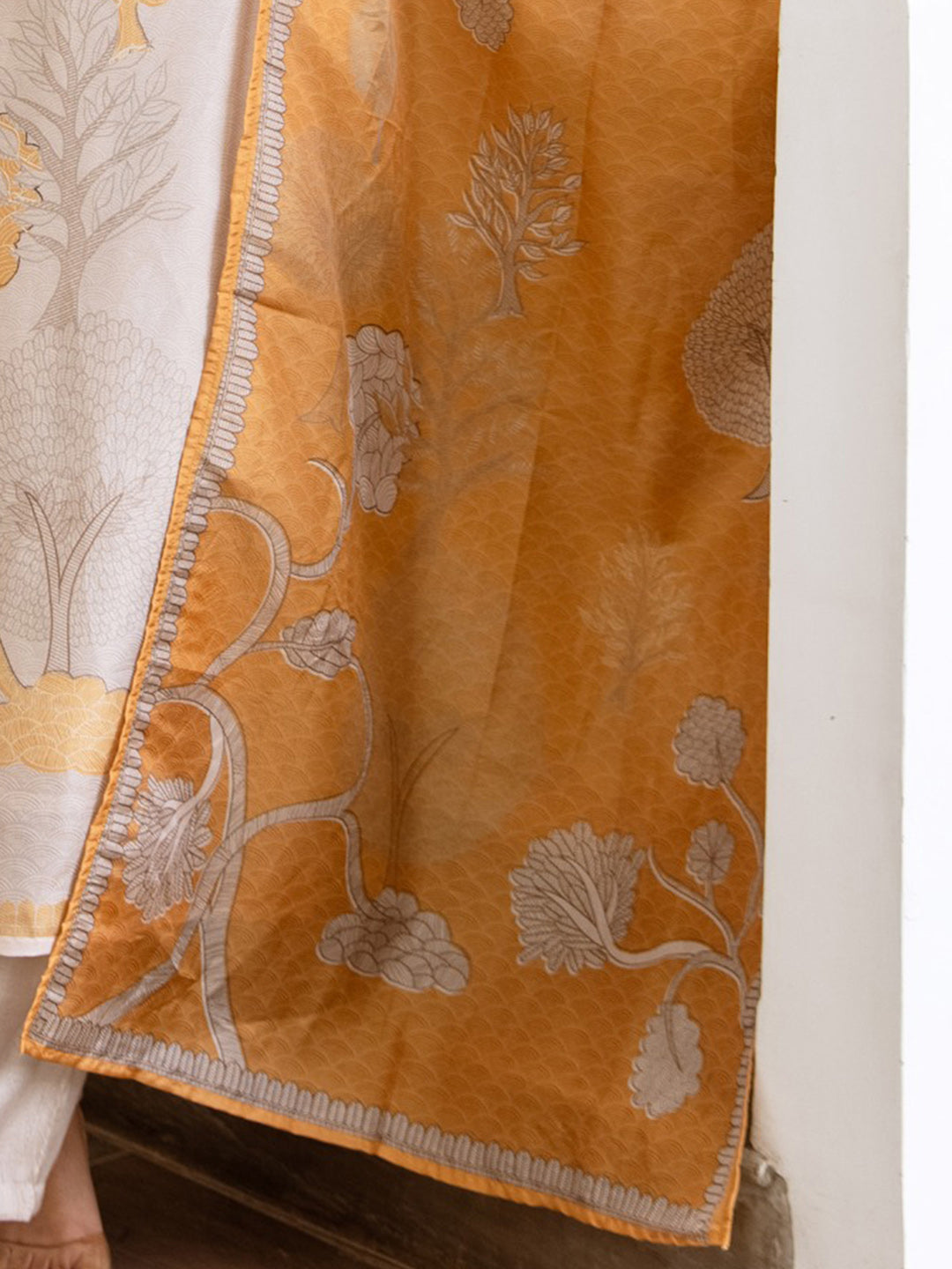 Off White Kurta Sets  For women,indo era, indoera, kurta set for women, women kurta set, women suit, summer wear for women, festive suit for women, mother's day outfit, dress for mother, mother's day special, heeramandi dress