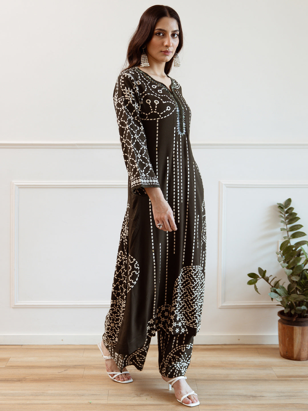 indo era, indoera, heeramandi dress, women kurta, kurta for women, women suit, 3 piece dress for women, 2 piece suit for women, sundress, summer sale, summer look, dress for wedding, birthday outfit for women, kurti, anarkali suit, pakistani suit, coord set women, maxi sundress for women, women suit, summer dress, salwar suit, cotton kurta for women, sharara suit for women, plazo suit, sleeveless kurti, office wear for women, party wear for women, dress for mother day, mother day outfit,
