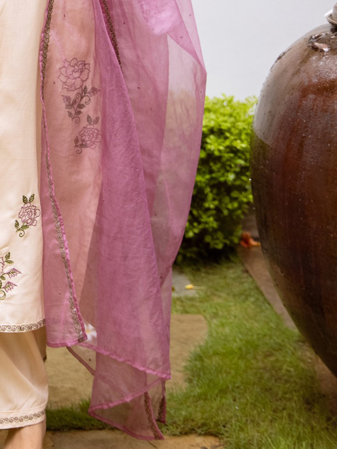 indo era, indoera, heeramandi dress, women kurta, kurta for women, women suit, 3 piece dress for women, 2 piece suit for women, sundress, summer sale, summer look, dress for wedding, birthday outfit for women, kurti, anarkali suit, pakistani suit, coord set women, maxi sundress for women, women suit, summer dress, salwar suit, cotton kurta for women, sharara suit for women, plazo suit, sleeveless kurti, office wear for women, party wear for women, dress for mother day, mother day outfit,