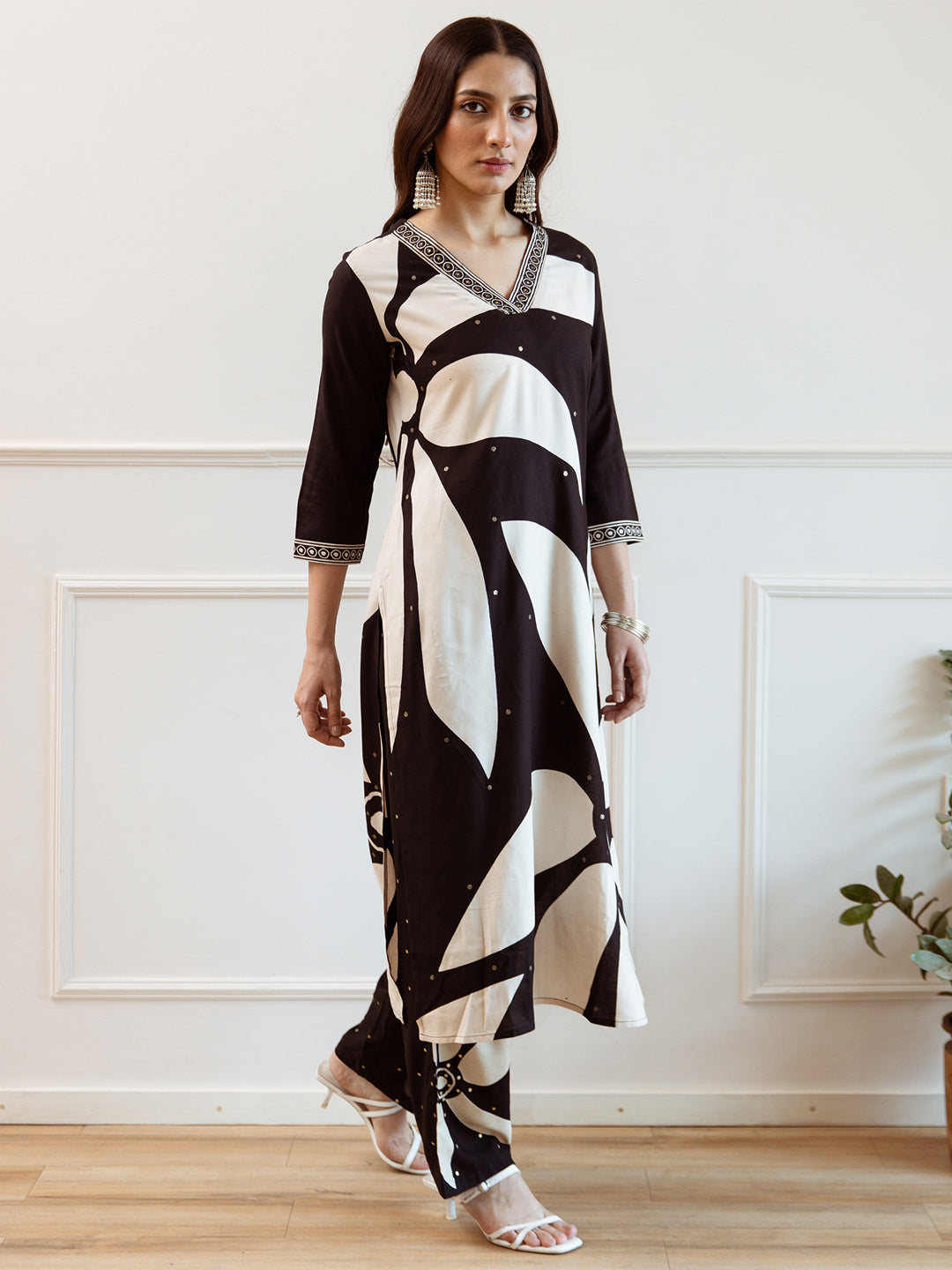 indo era, indoera, heeramandi dress, women kurta, kurta for women, women suit, 3 piece dress for women, 2 piece suit for women, sundress, summer sale, summer look, dress for wedding, birthday outfit for women, kurti, anarkali suit, pakistani suit, coord set women, maxi sundress for women, women suit, summer dress, salwar suit, cotton kurta for women, sharara suit for women, plazo suit, sleeveless kurti, office wear for women, party wear for women, dress for mother day, mother day outfit,
