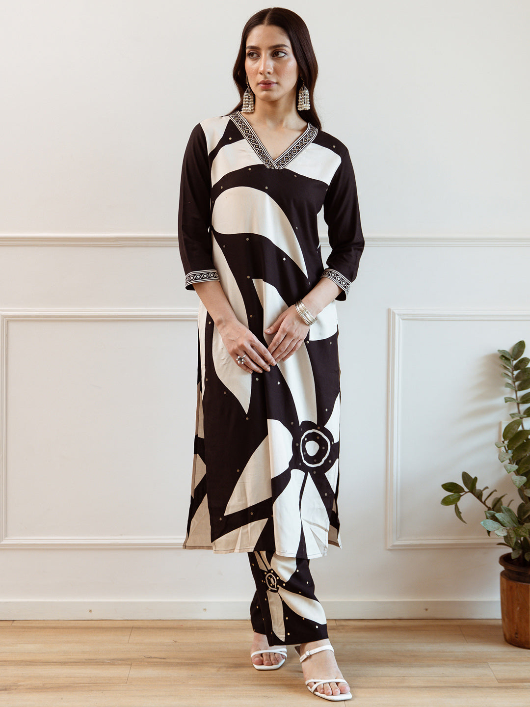 indo era, indoera, heeramandi dress, women kurta, kurta for women, women suit, 3 piece dress for women, 2 piece suit for women, sundress, summer sale, summer look, dress for wedding, birthday outfit for women, kurti, anarkali suit, pakistani suit, coord set women, maxi sundress for women, women suit, summer dress, salwar suit, cotton kurta for women, sharara suit for women, plazo suit, sleeveless kurti, office wear for women, party wear for women, dress for mother day, mother day outfit,