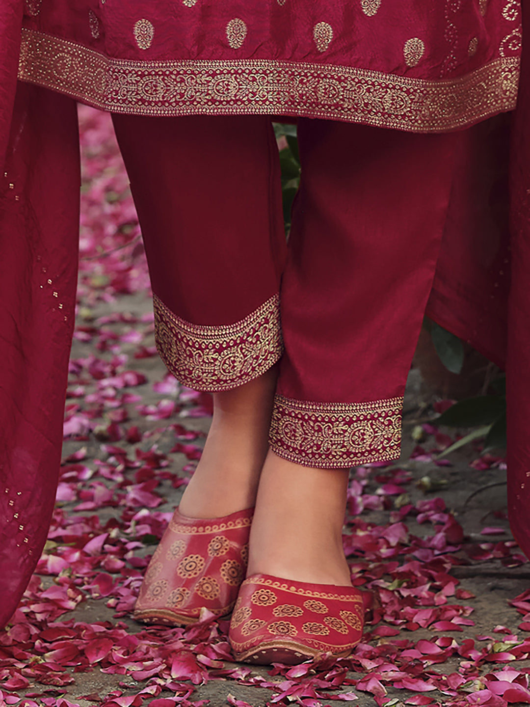 holi outfit for women, holi outfit ideas, holi outfit for men, holi outfit for girls, holi outfit for baby girl, holi outfit for baby boy, holi outfit pinterest, holi outfit ideas men, holi outfits for kids, Eid Outfits, Eid Collection, New Kurta Sets, Salwar Suits for Eid, women's day outfit ideas, women's day outfits, Co-Ords, V-Neck dresses, Round Neck suits, Cotton Kurta Sets, Heavy Outfits For Eid, Pakistani Outfits, Pakistani Kurta Sets, Pakistani Dresses for women