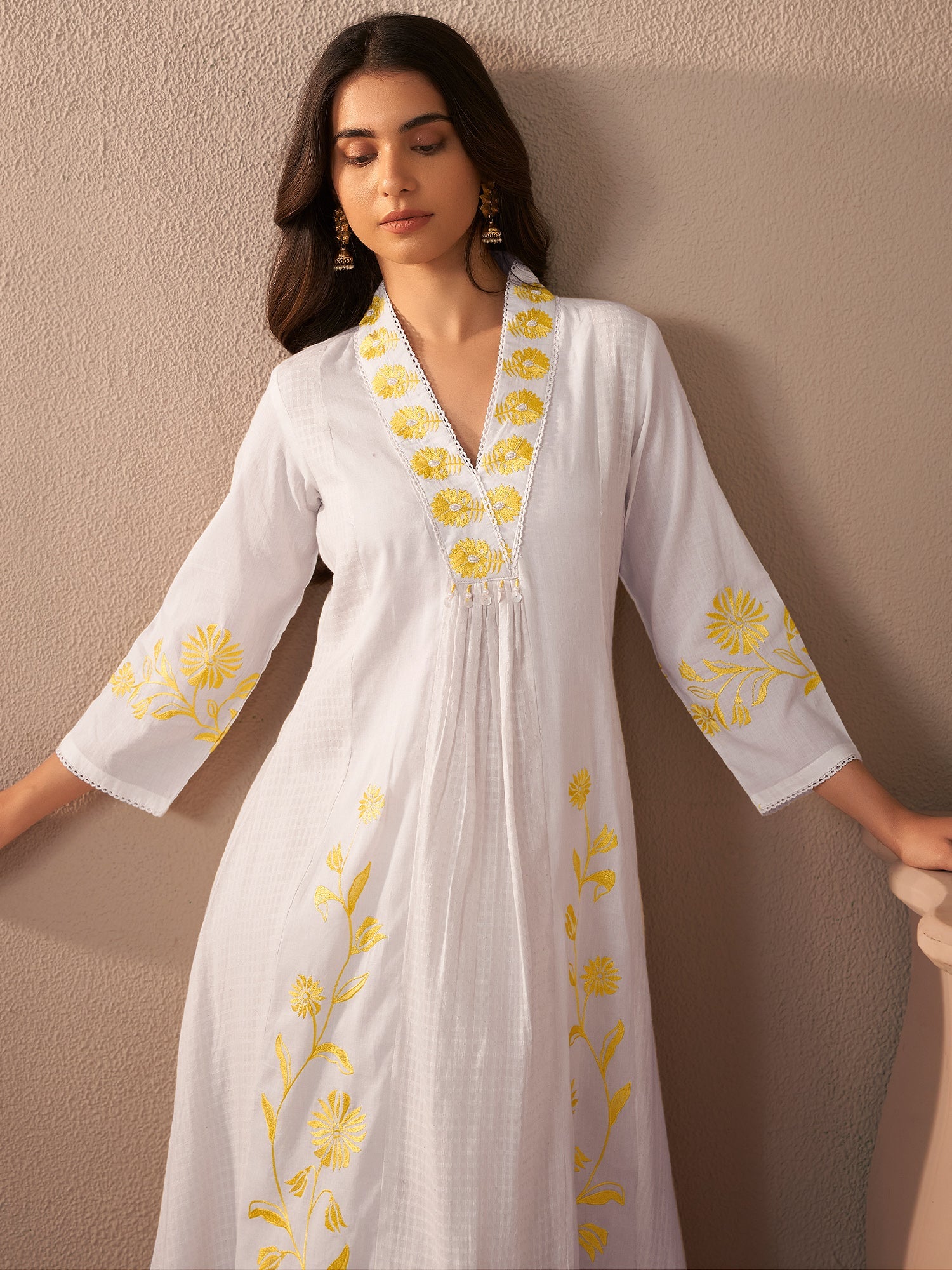 indo era, suit, kurta set for women, indo era kurta, kurta sets for ladies, summer dresses for women, 3 piece suit, cotton kurta set for women, new arrivals, women kurti plazo set, women in suit, kurta suit, floral kurta, short suit, spring summer, Off White suit
