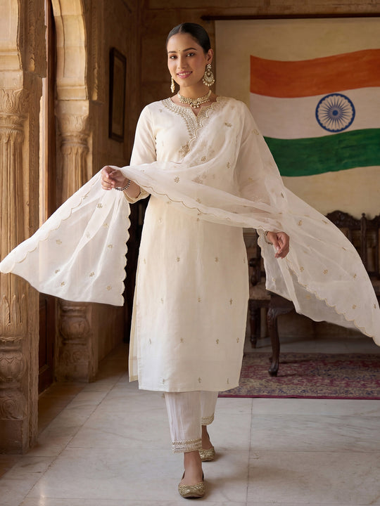 Off White Embroidered Silk Blend Straight Round Neck Kurta Sets With Dupatta