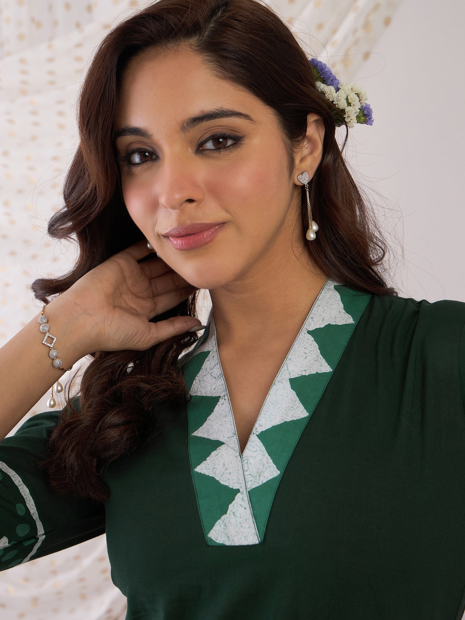 indo era, indoera, indo era kurta, heeramandi dress, heeramandi, dress for women, kurta for women, kurtaset for women, indo era kurta set, indo era suit, anarkali kurta, salwar suit, sharara set, cotton kurta, dress for women, kurta for women, birthday dress for women, gown for women, formal dress for women, party wear for women, summer dress, female kurti, cotton dress for women, kurta with dupatta, dressing style, casual look, new arrival for women, Green suit