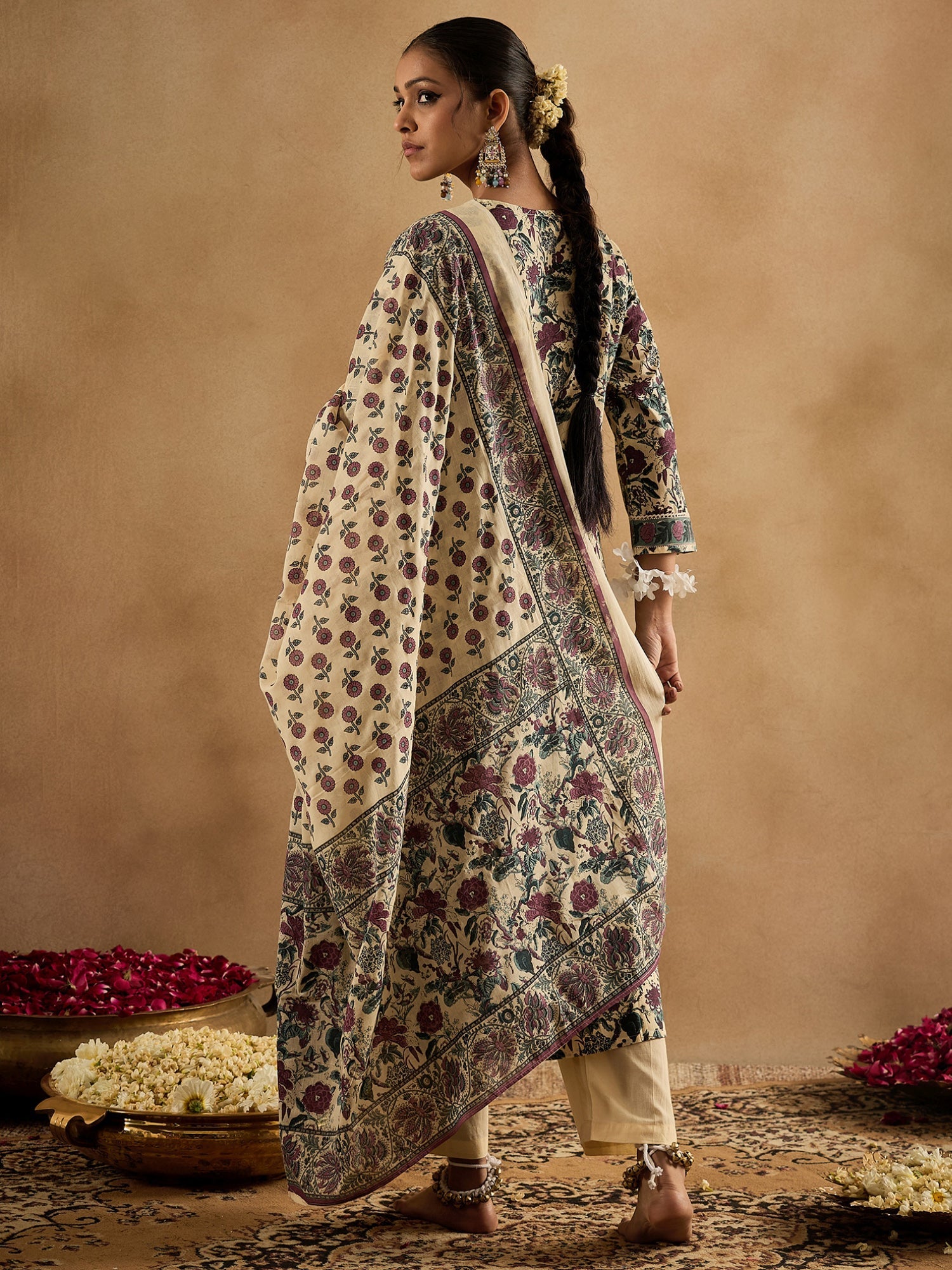 indo era, indoera, indo era kurta, heeramandi dress, heeramandi, dress for women, kurta for women, kurtaset for women, indo era kurta set, indo era suit, anarkali kurta, salwar suit, sharara set, cotton kurta, dress for women, kurta for women, birthday dress for women, gown for women, formal dress for women, party wear for women, summer dress, female kurti, cotton dress for women, kurta with dupatta, dressing style, casual look, new arrival for women, Off White suit