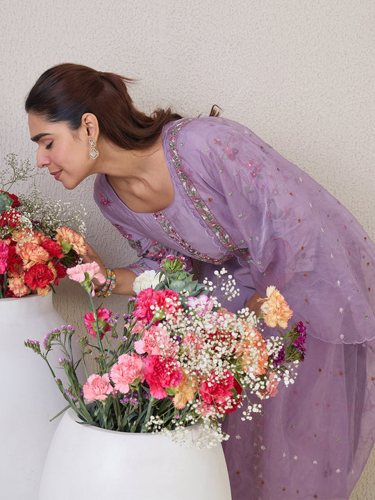 Lavender Embroidered Straight Silk Blend Kurta Set With Dupatta