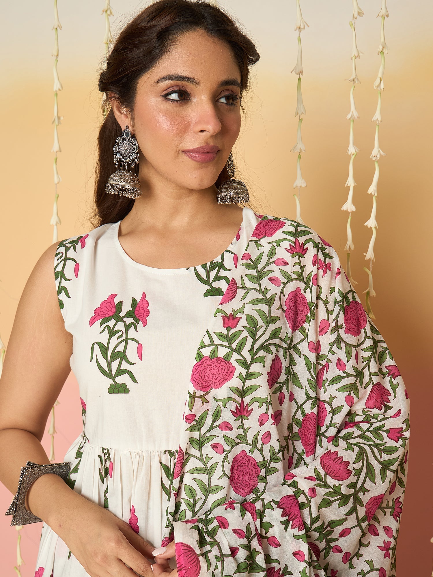 White Kurta Set For Women At Affordable Price Fit With Every Occasion & Daily Wear, Easy Return & Exchange Available, Shop Now.
