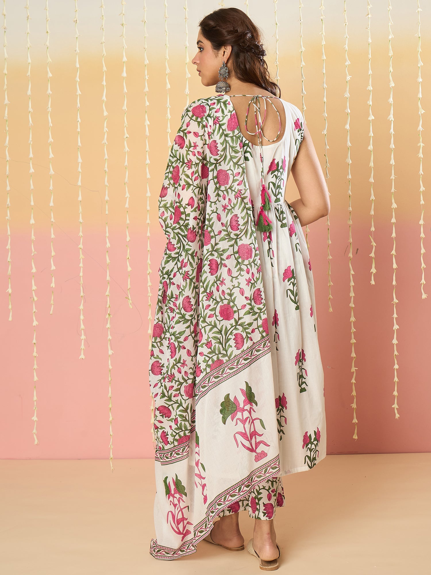 White Kurta Set For Women At Affordable Price Fit With Every Occasion & Daily Wear, Easy Return & Exchange Available, Shop Now.