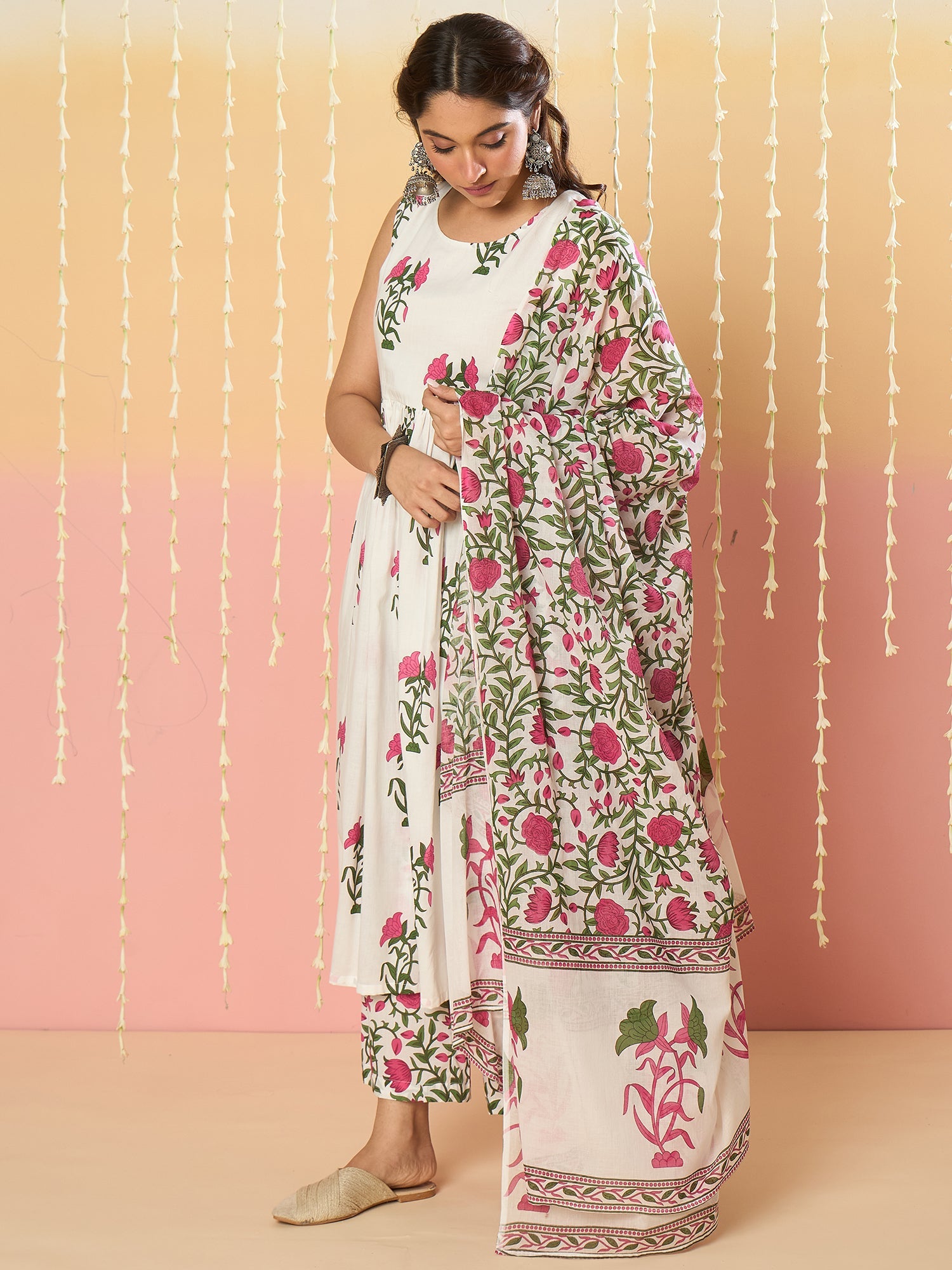 White Kurta Set For Women At Affordable Price Fit With Every Occasion & Daily Wear, Easy Return & Exchange Available, Shop Now.