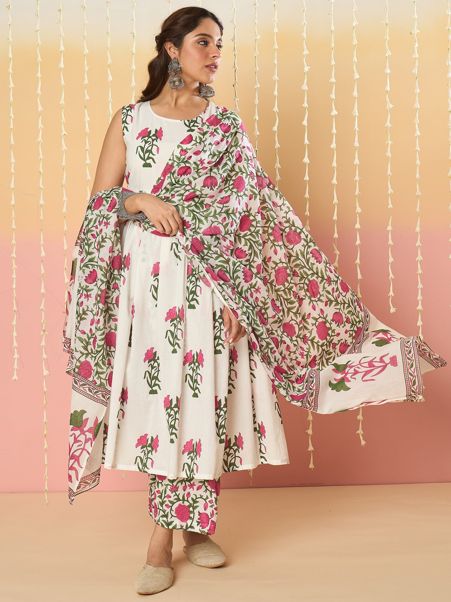 White Kurta Set For Women At Affordable Price Fit With Every Occasion & Daily Wear, Easy Return & Exchange Available, Shop Now.