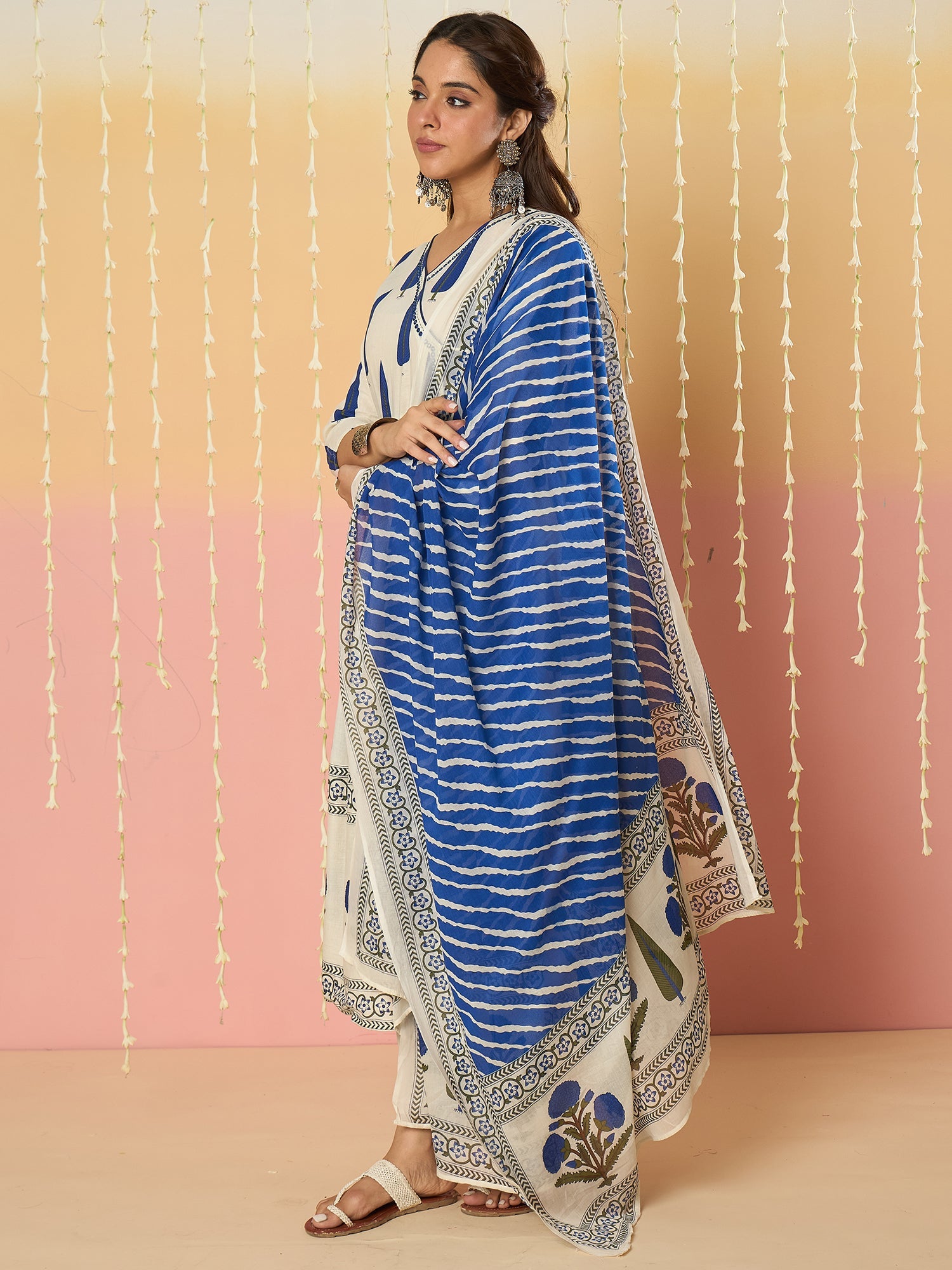 White Kurta Set For Women At Affordable Price Fit With Every Occasion & Daily Wear, Easy Return & Exchange Available, Shop Now.