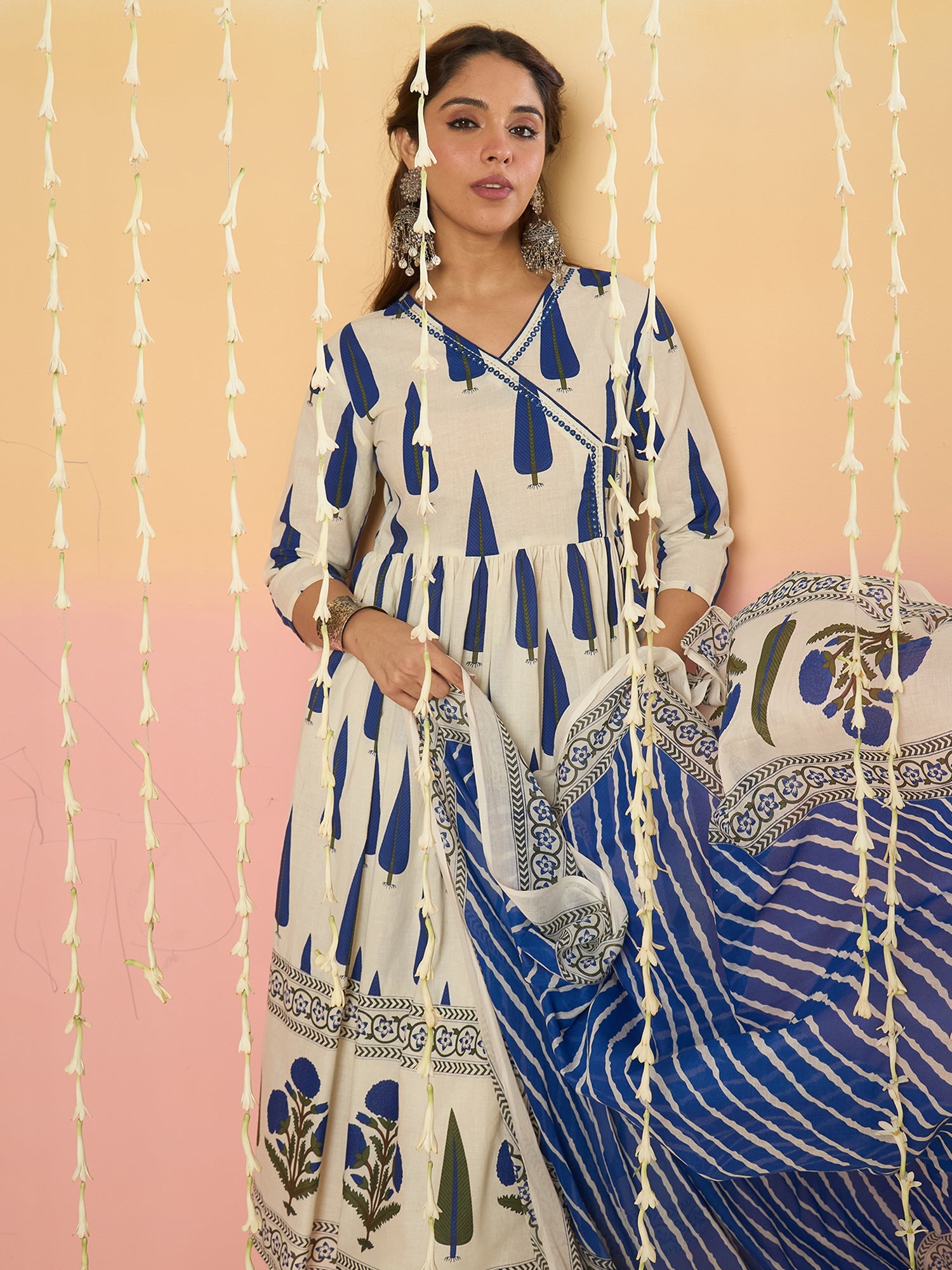 White Kurta Set For Women At Affordable Price Fit With Every Occasion & Daily Wear, Easy Return & Exchange Available, Shop Now.