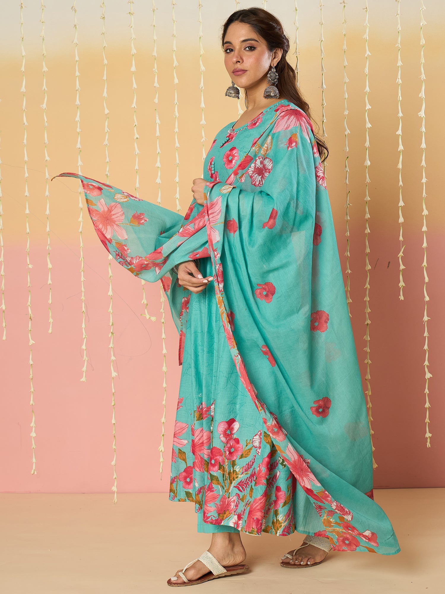 Green Kurta Set For Women At Affordable Price Fit With Every Occasion & Daily Wear, Easy Return & Exchange Available, Shop Now.