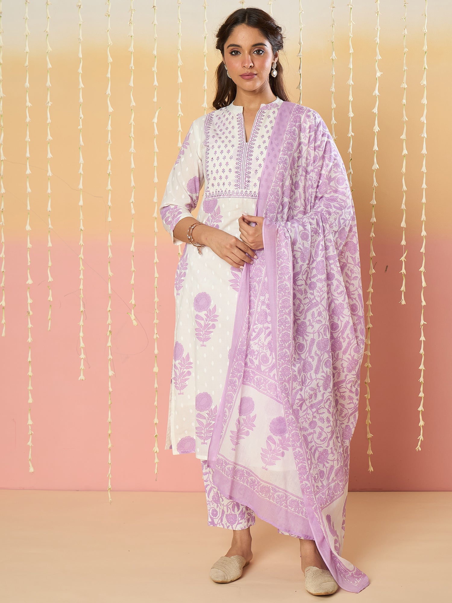 White Kurta Set For Women At Affordable Price Fit With Every Occasion & Daily Wear, Easy Return & Exchange Available, Shop Now.