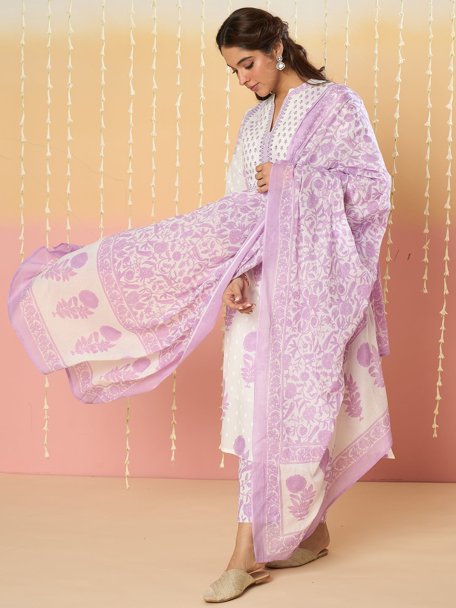 White Kurta Set For Women At Affordable Price Fit With Every Occasion & Daily Wear, Easy Return & Exchange Available, Shop Now.