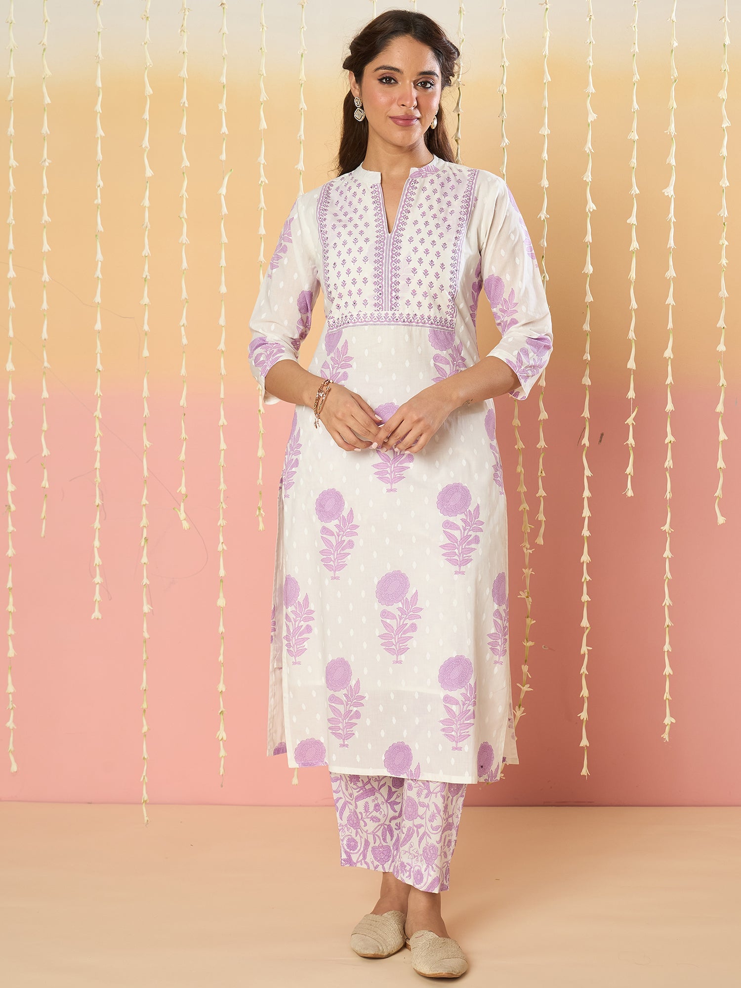 White Kurta Set For Women At Affordable Price Fit With Every Occasion & Daily Wear, Easy Return & Exchange Available, Shop Now.