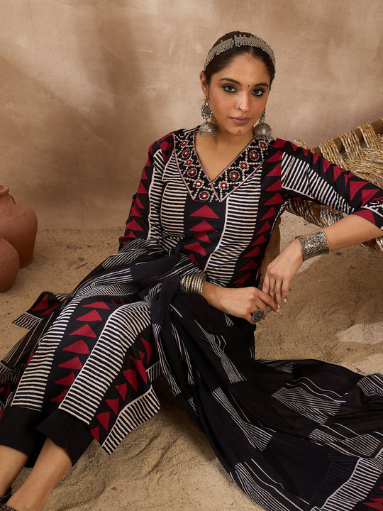Women Black Printed Pure Cotton Straight Kurta Sets With Dupatta