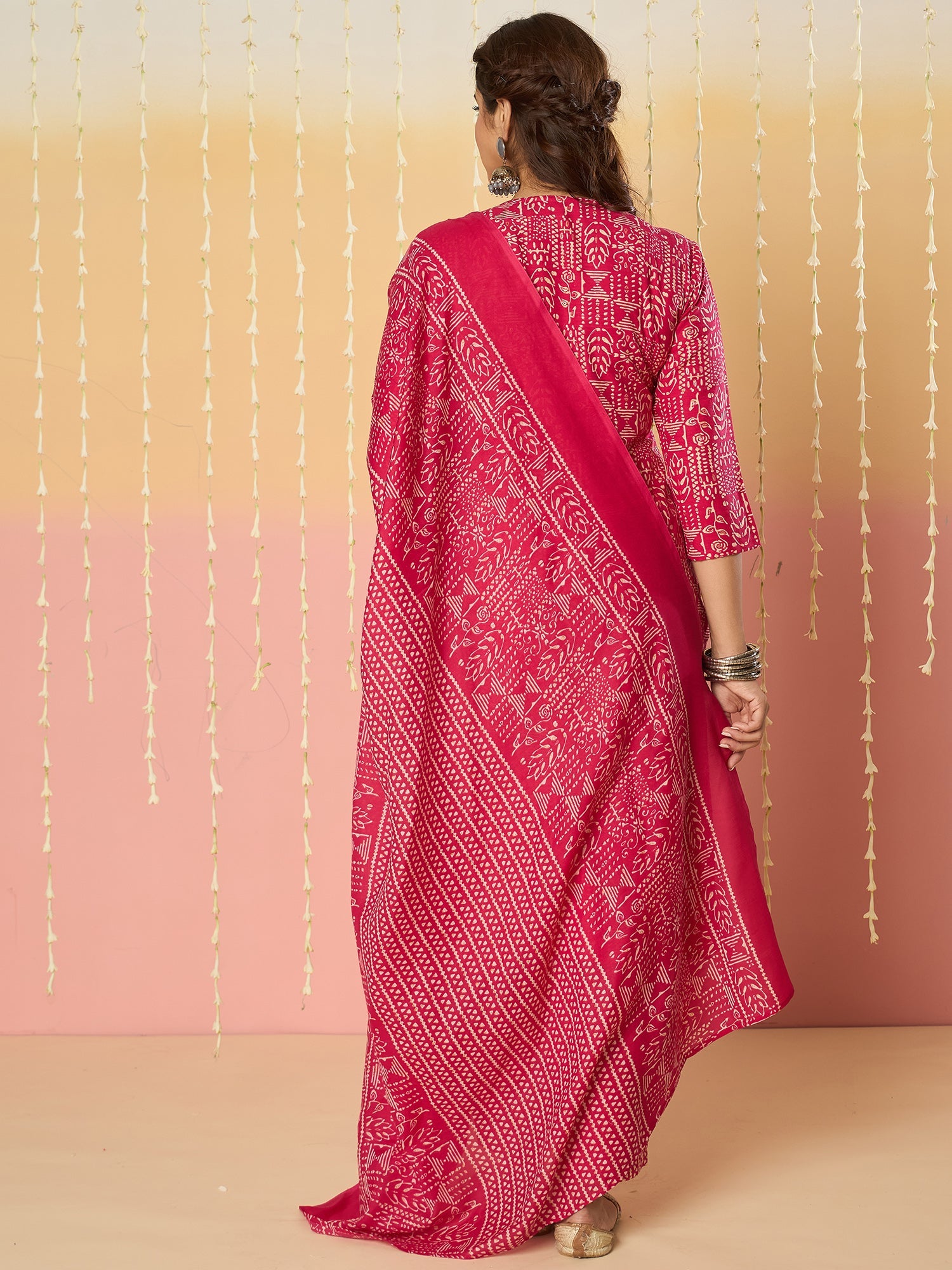 Pink Kurta Set For Women At Affordable Price Fit With Every Occasion & Daily Wear, Easy Return & Exchange Available, Shop Now.
