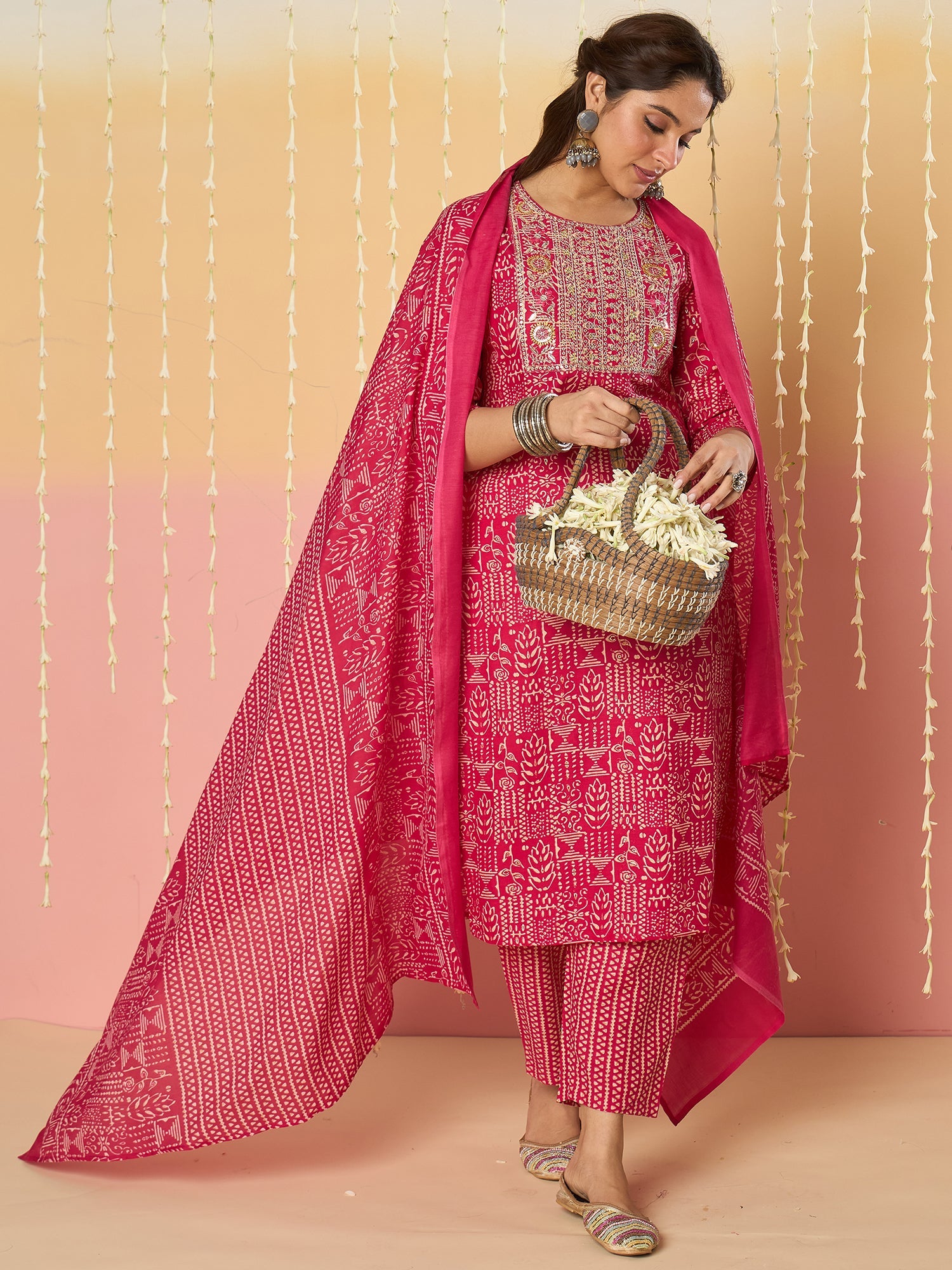 Pink Kurta Set For Women At Affordable Price Fit With Every Occasion & Daily Wear, Easy Return & Exchange Available, Shop Now.
