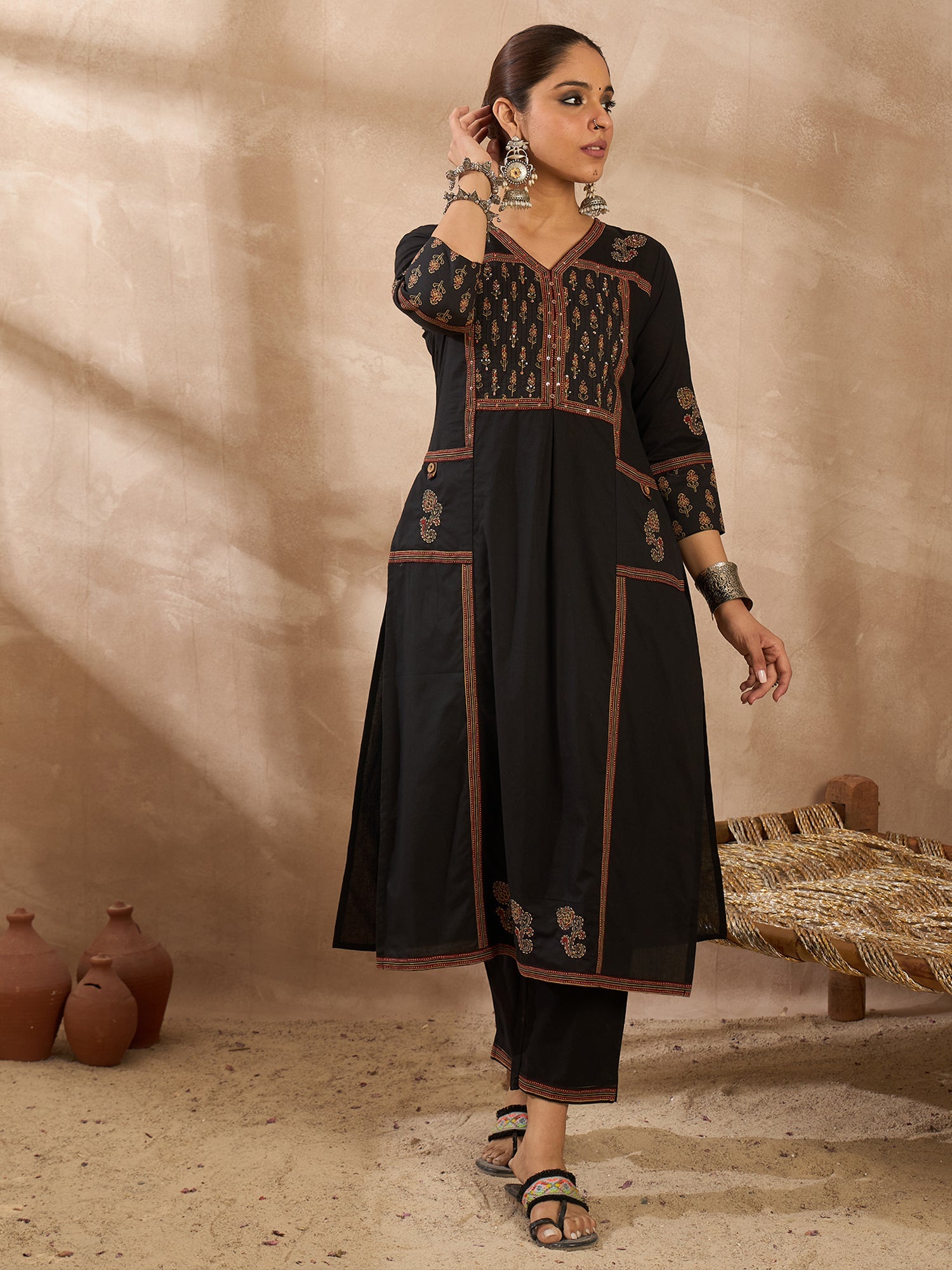 Black Kurta Set For Women At Affordable Price Fit With Every Occasion & Daily Wear, Easy Return & Exchange Available, Shop Now.