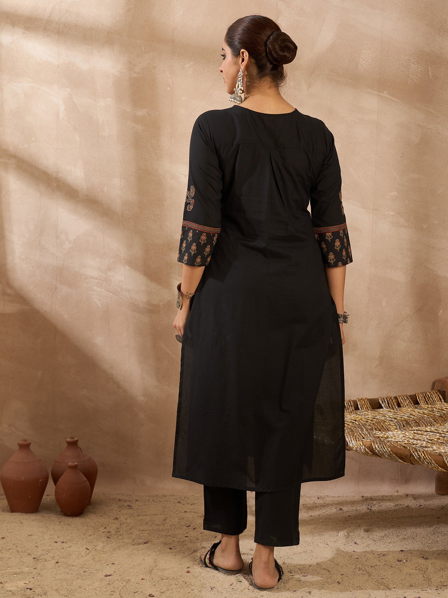 Black Kurta Set For Women At Affordable Price Fit With Every Occasion & Daily Wear, Easy Return & Exchange Available, Shop Now.