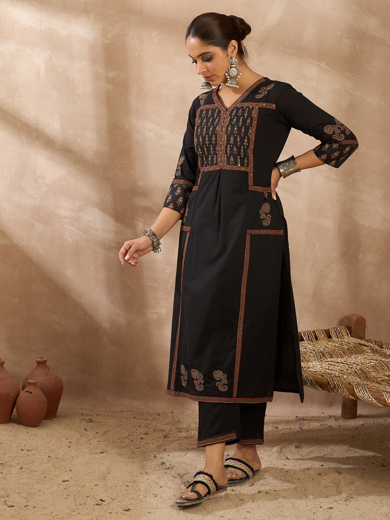 Black Kurta Set For Women At Affordable Price Fit With Every Occasion & Daily Wear, Easy Return & Exchange Available, Shop Now.