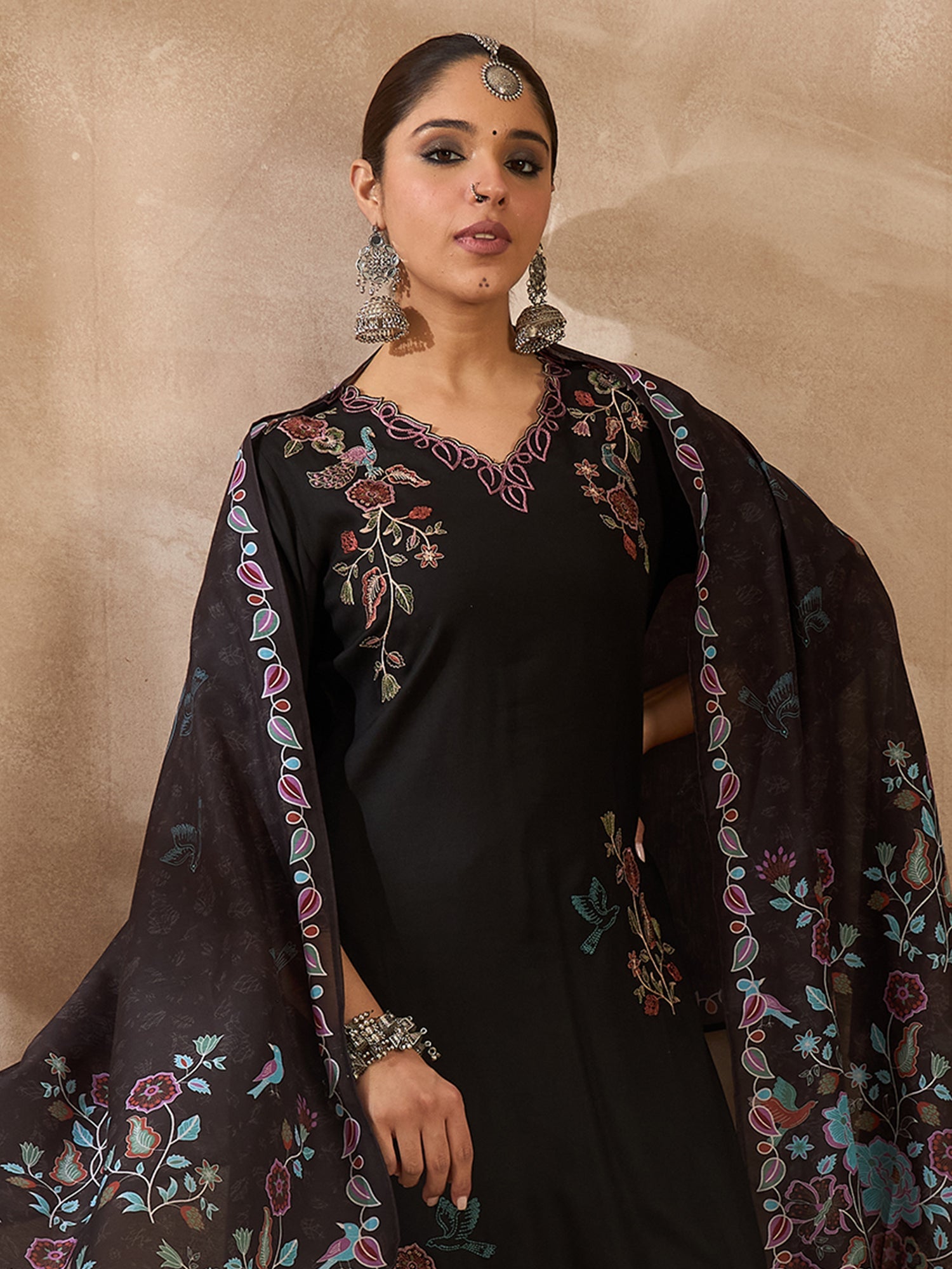 Black Kurta Set For Women At Affordable Price Fit With Every Occasion & Daily Wear, Easy Return & Exchange Available, Shop Now.