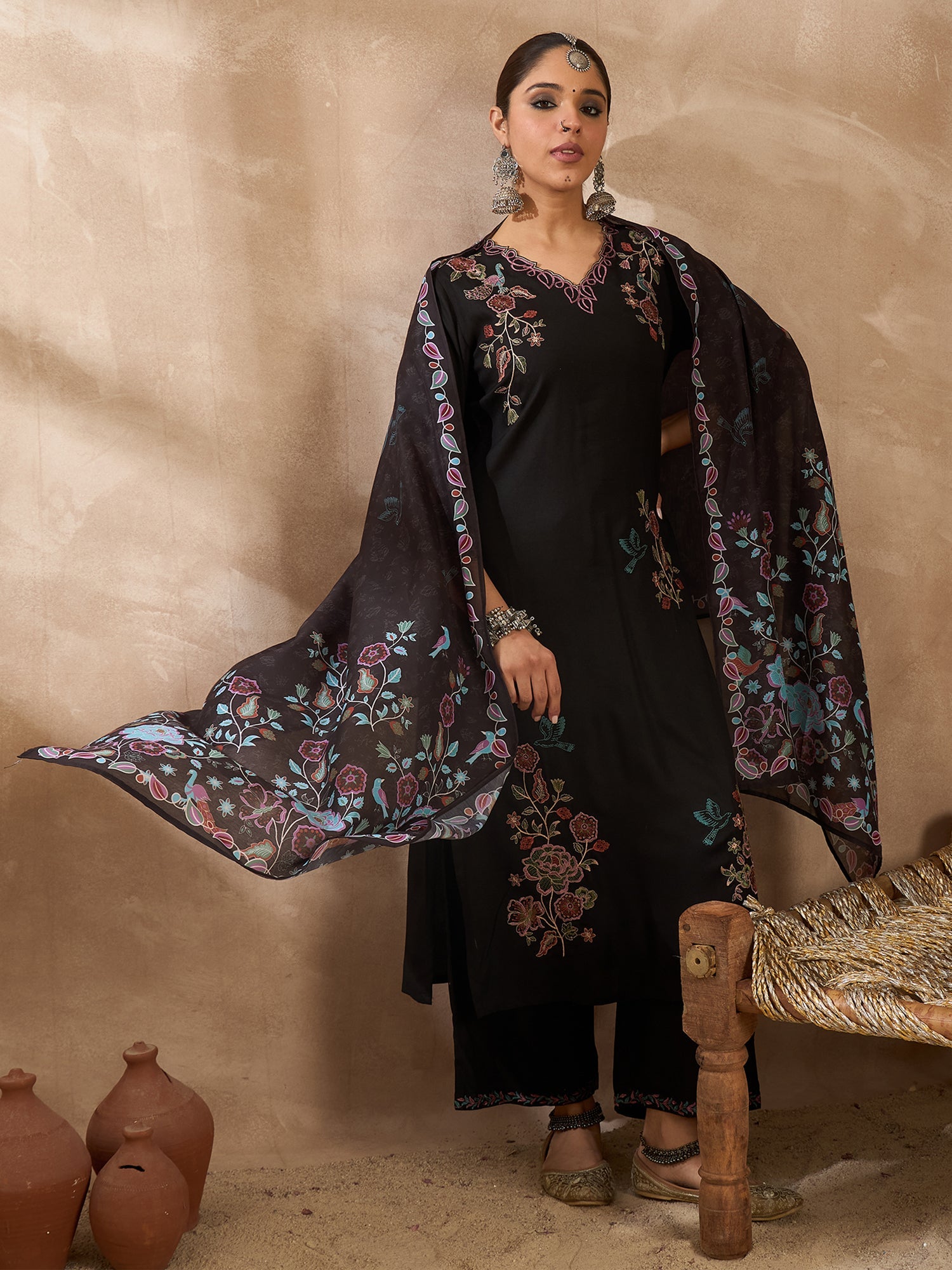 Black Kurta Set For Women At Affordable Price Fit With Every Occasion & Daily Wear, Easy Return & Exchange Available, Shop Now.
